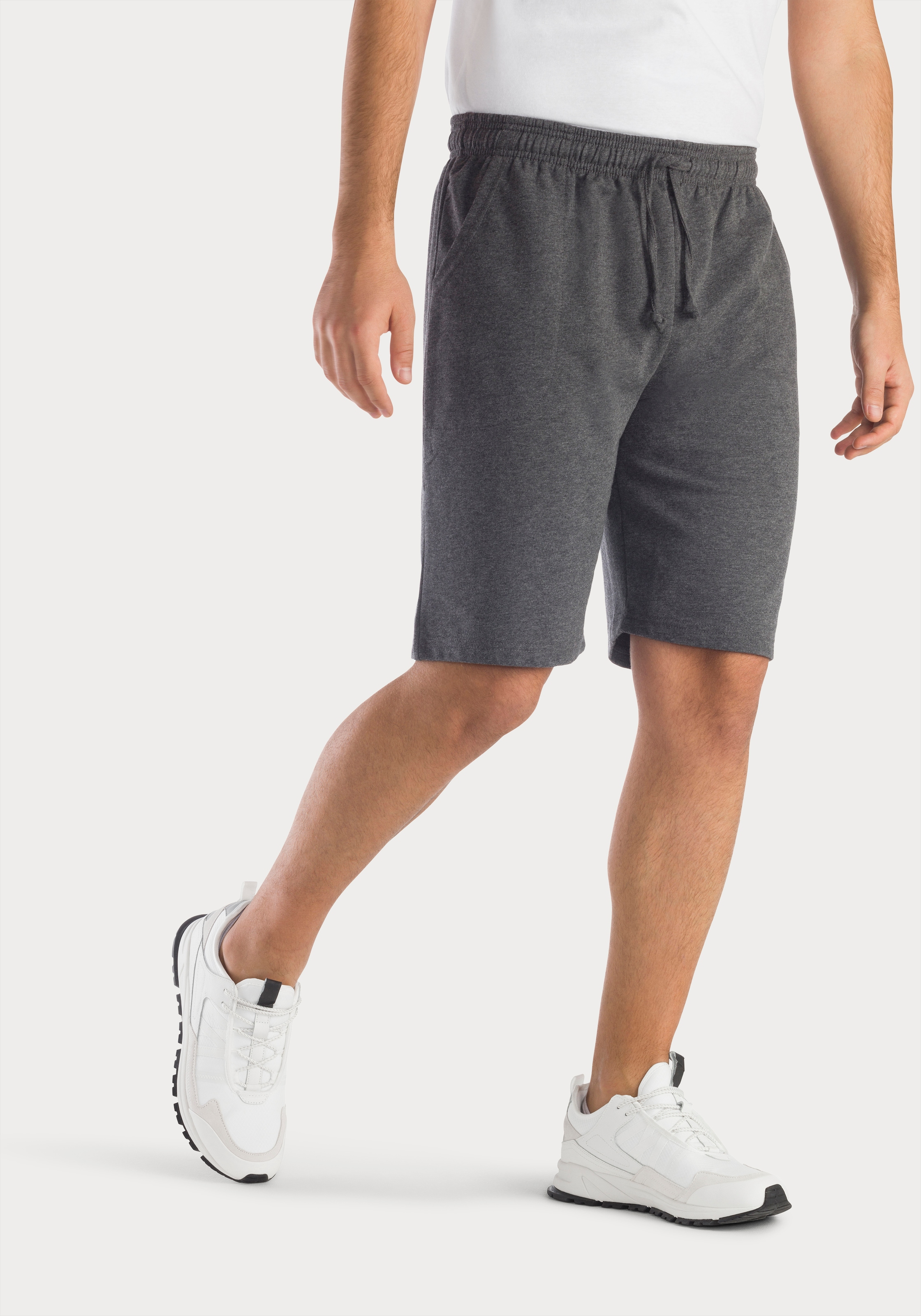 Sweatshorts »kurze Jogginghose«, aus weicher Sweatware mit Kordel