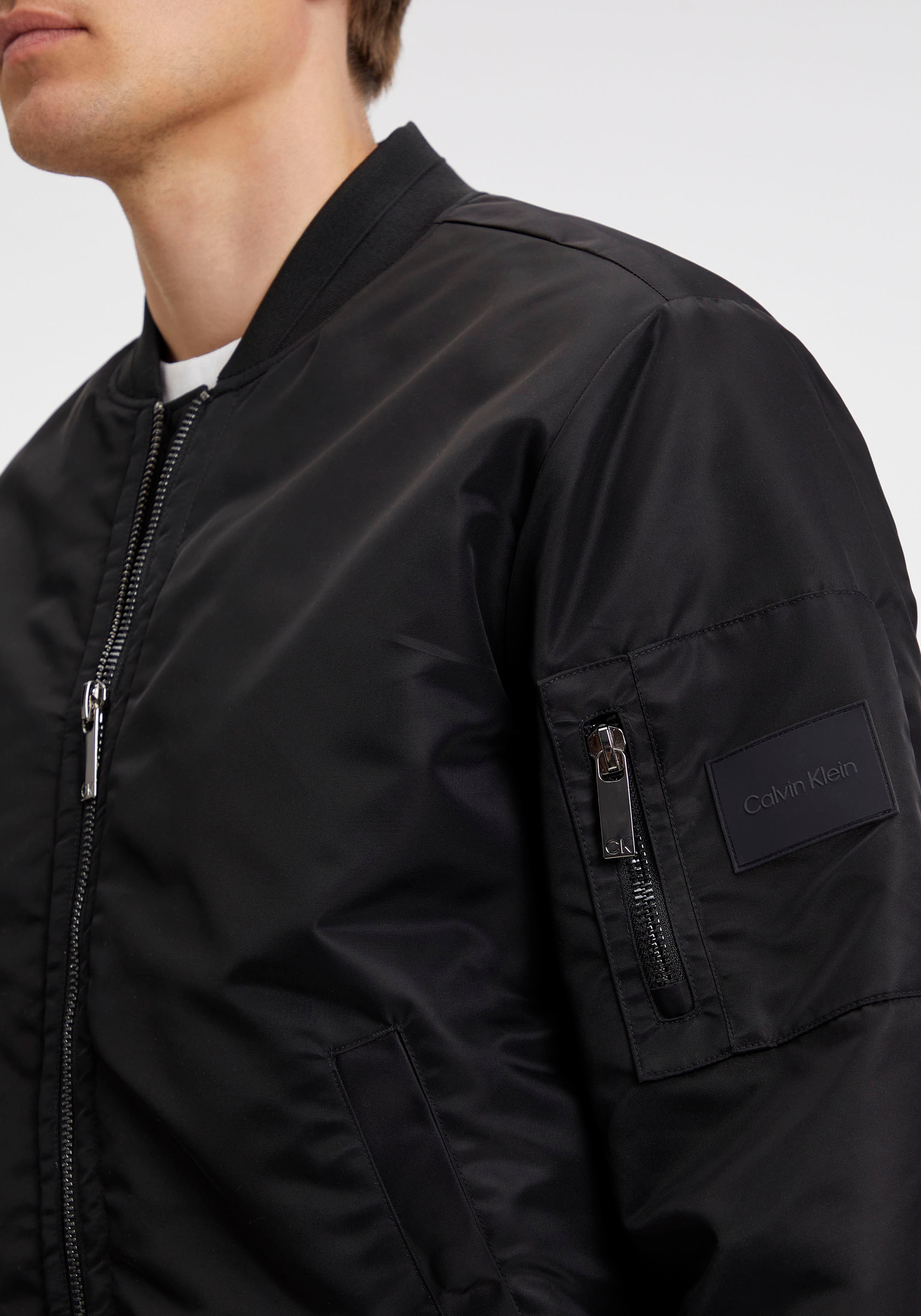 Calvin Klein Bomberjacke »LIGHTWEIGHT HERO BOMBERJACKET«, mit Reissverschluss am Ärmel