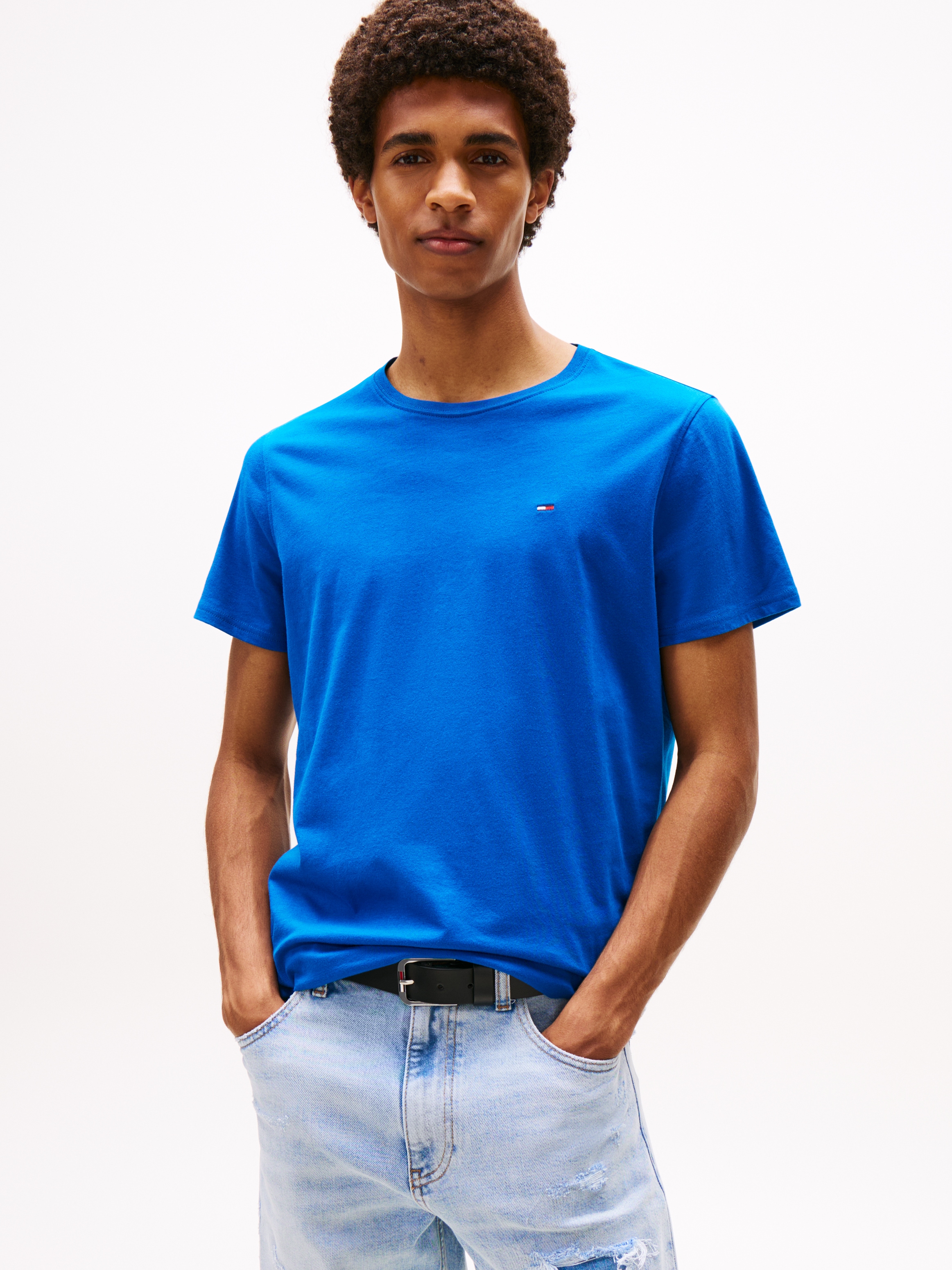 Tommy Jeans T-Shirt »TJM ESSENTIAL SOLID TEE« mit Rundhalsausschnitt und dezenter Logo-Flag