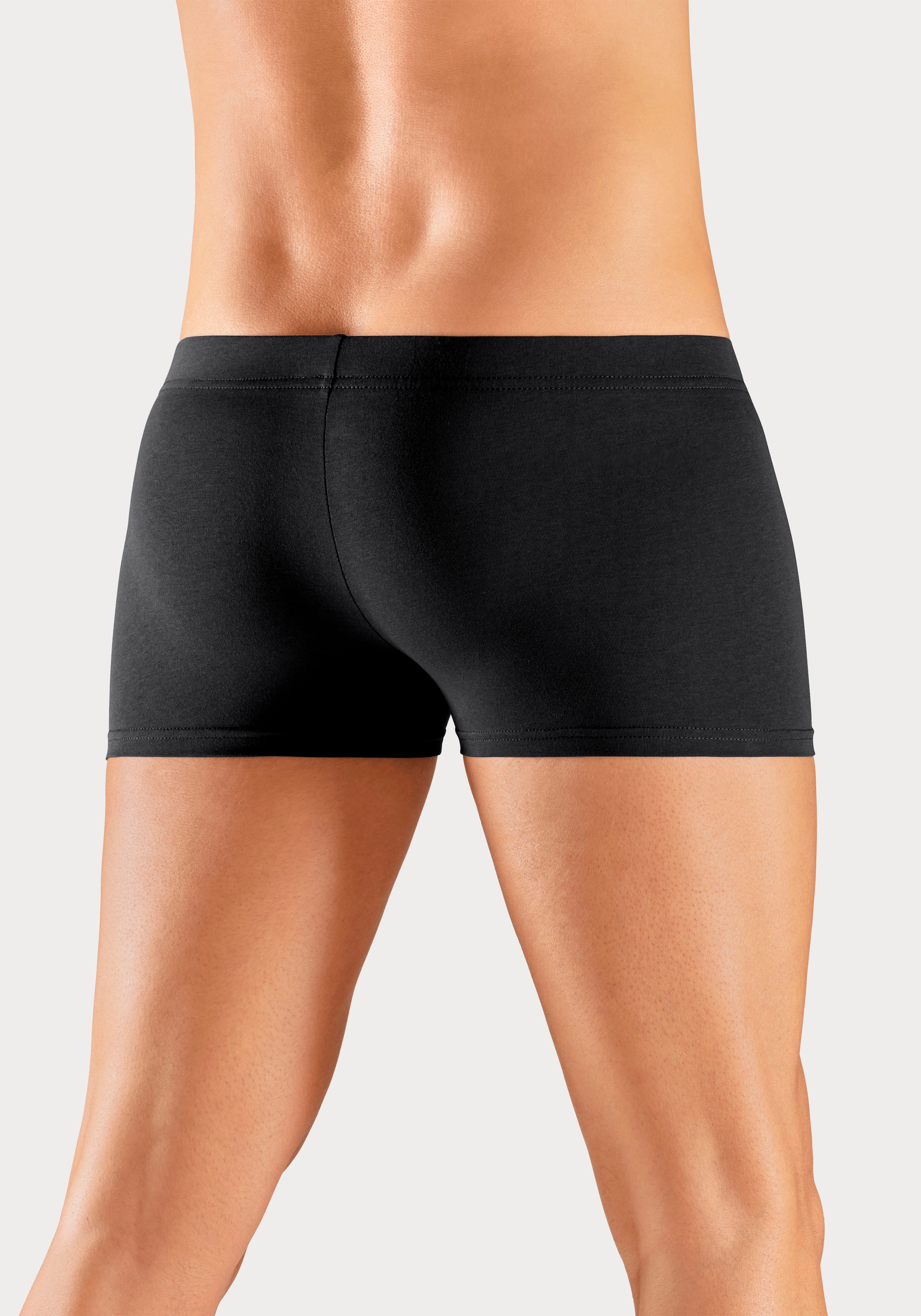 s.Oliver Hipster, (Dose, 4 St.), knapp sitzende Boxershorts aus Baumwollmischung in der Dose verpackt