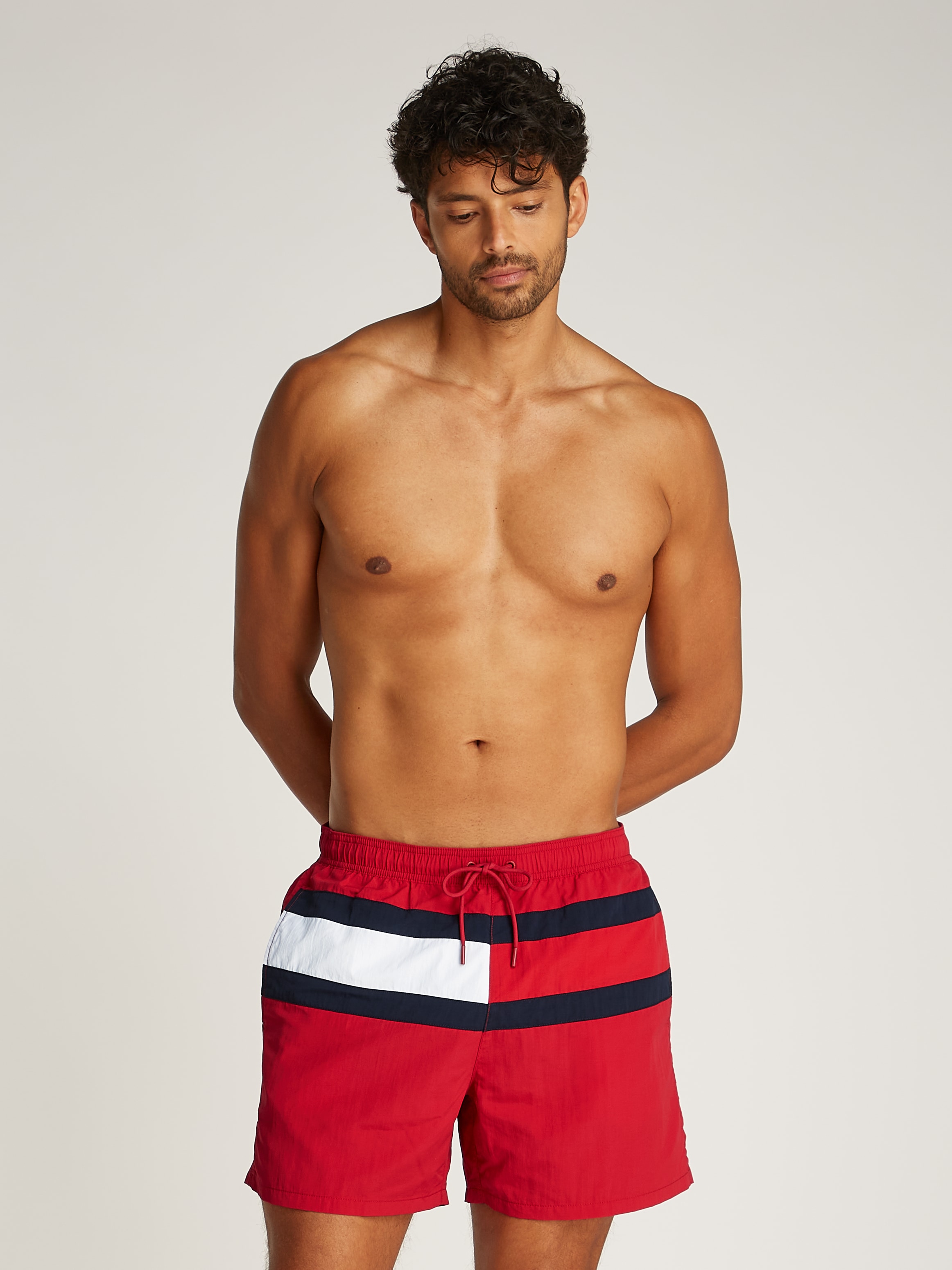 Tommy Hilfiger Swimwear Badeshorts »MEDIUM DRAWSTRING«, mit grossem Logo