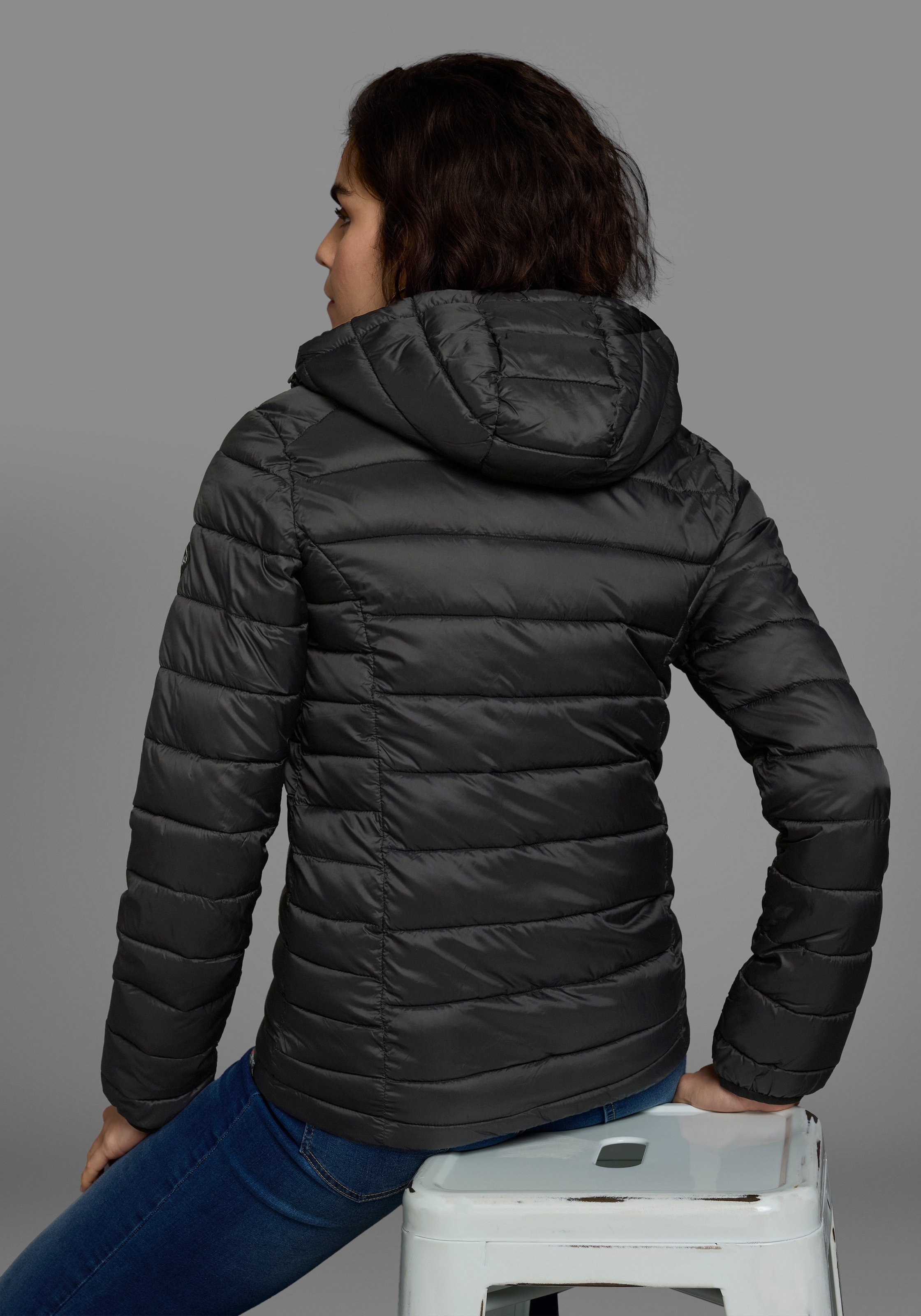 Polarino Steppjacke, mit Kapuze, für kühle Tage, aus leichtem Webmaterial, wasserabweisend