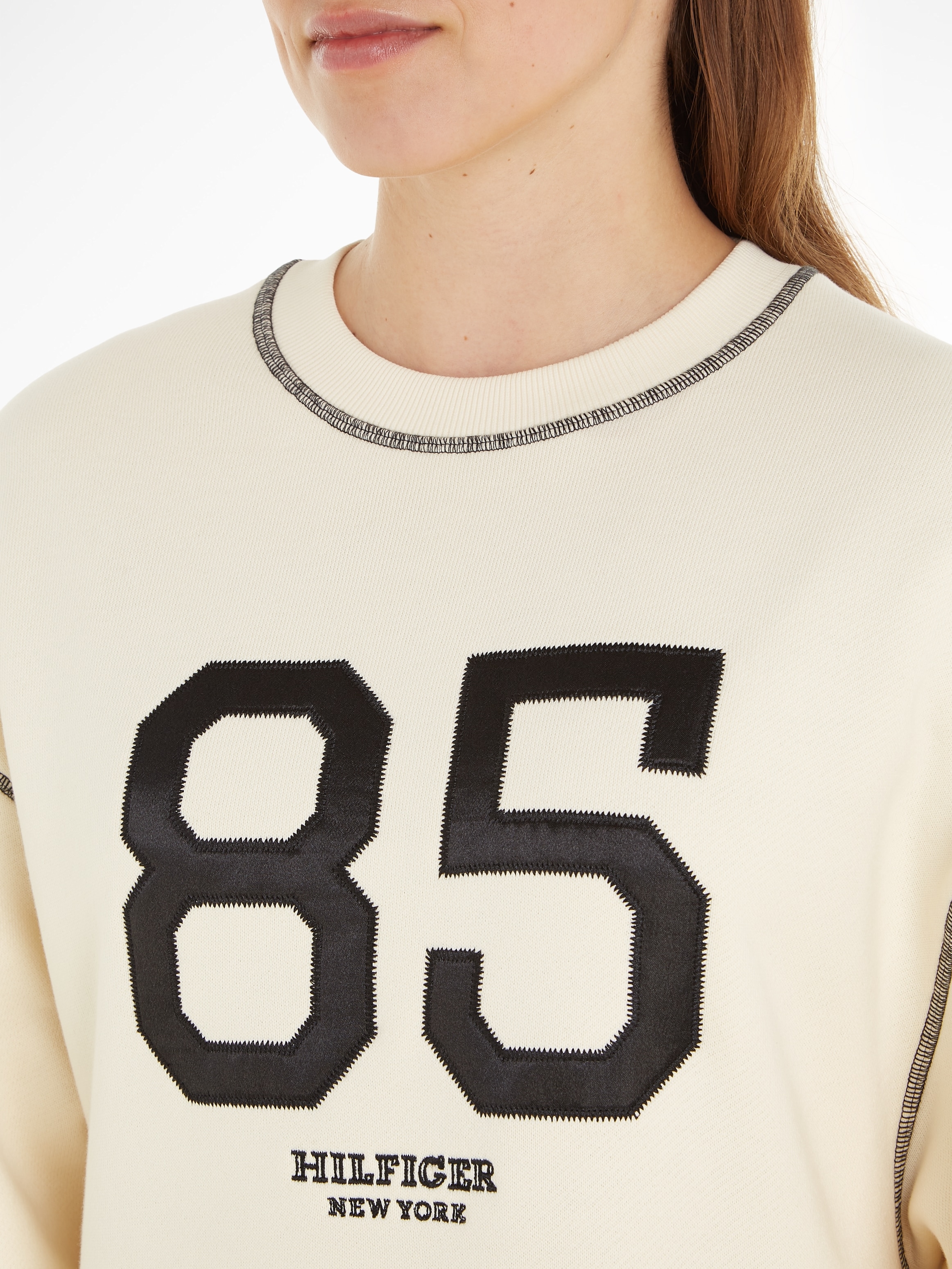 Tommy Hilfiger Sweatkleid »VARSITY 85 SWTSHIRT DRESS LS«, mit Logoprägung