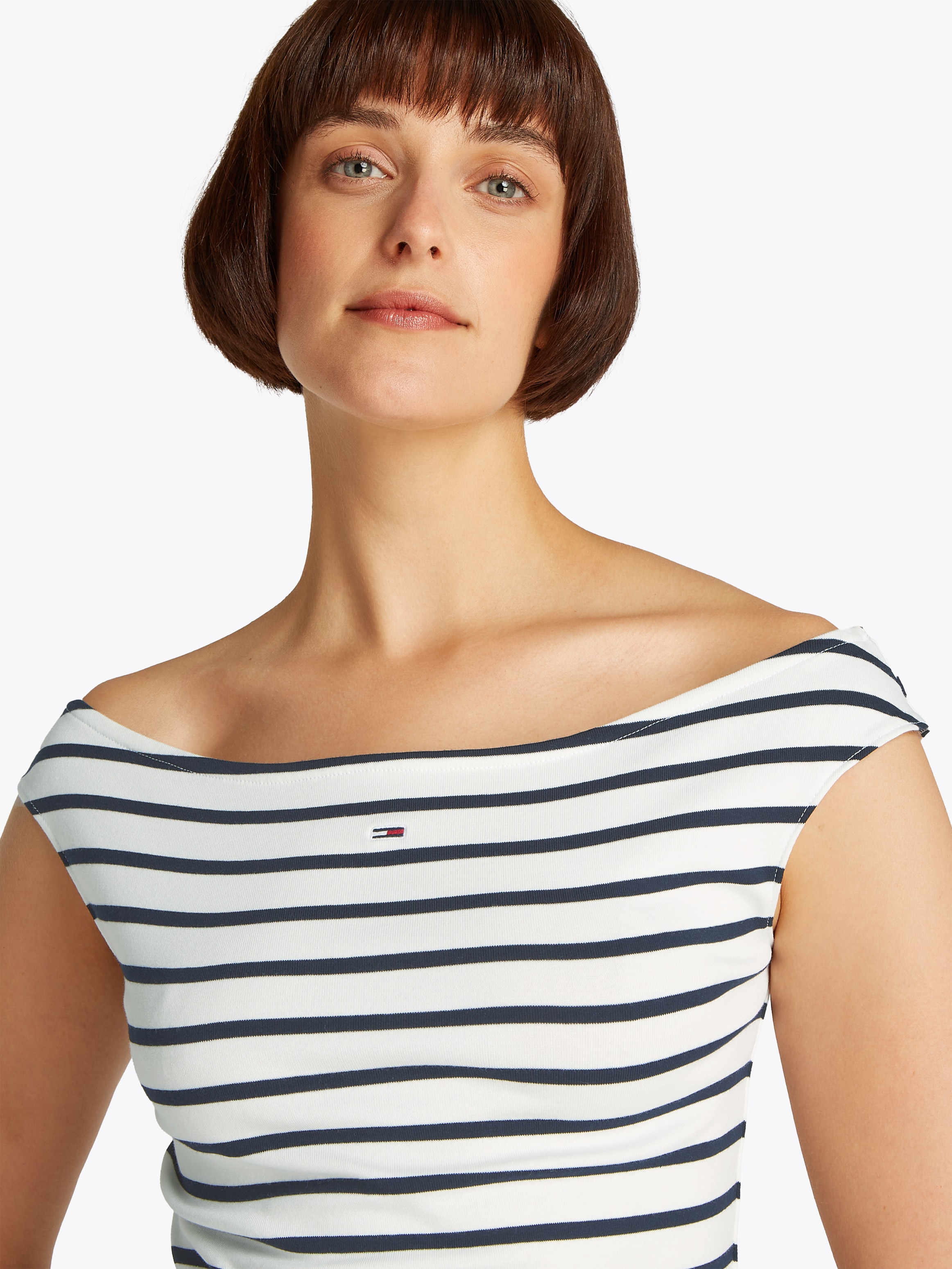 Tommy Jeans Tanktop »TJW BOAT NECK TOP SS EXT«, mit Logostickerei