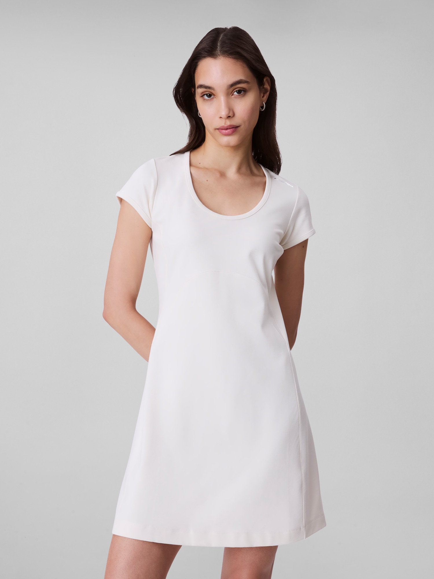 Calvin Klein Jeans Jerseykleid »PUNTO MILANO SS SCOOP NK DRESS« Ohne Taschen Mit Rundhalsausschnitt
