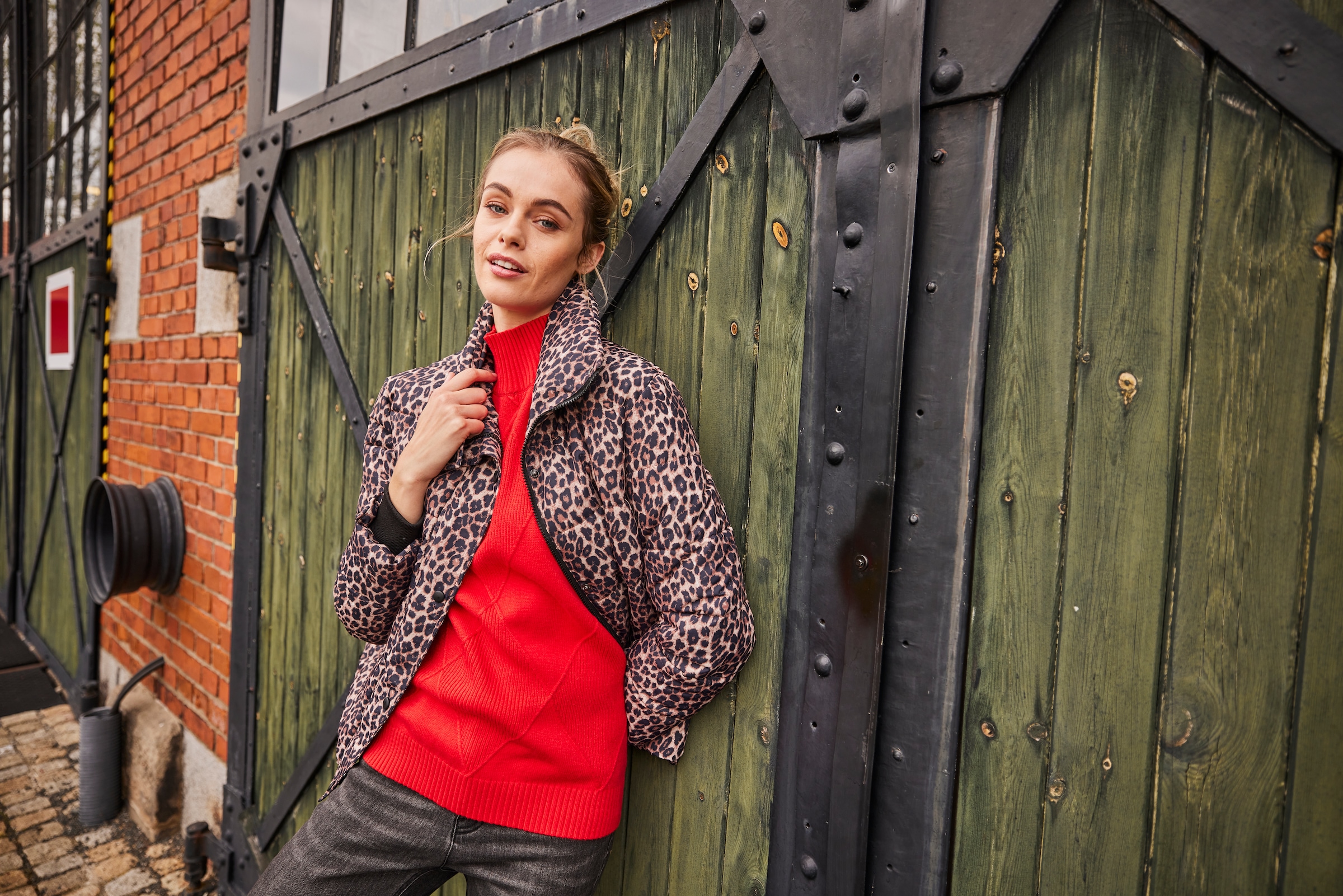 Aniston CASUAL Steppjacke, im trendigen Leo-Print - NEUE KOLLEKTION