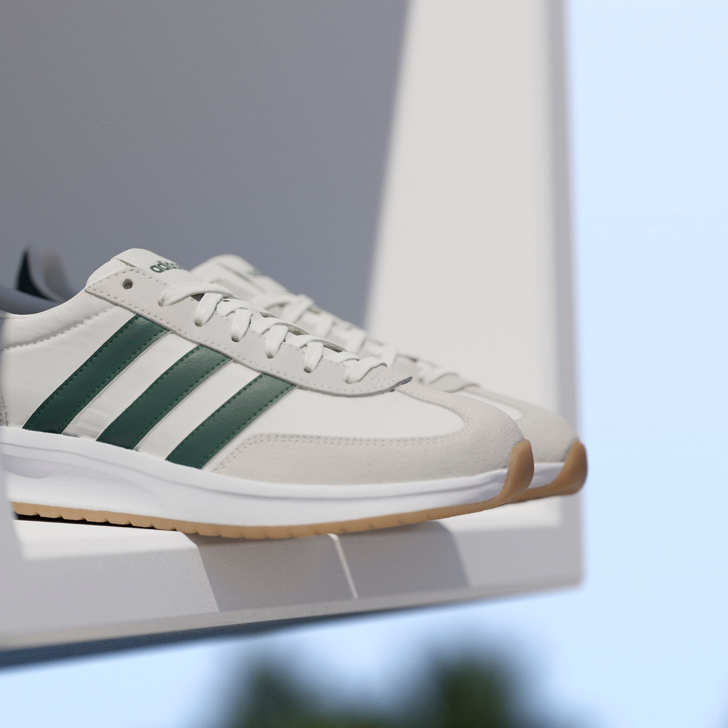 adidas Sportswear Sneaker »RUN 70S 2.0«, inspiriert vom Design des adidas SL72