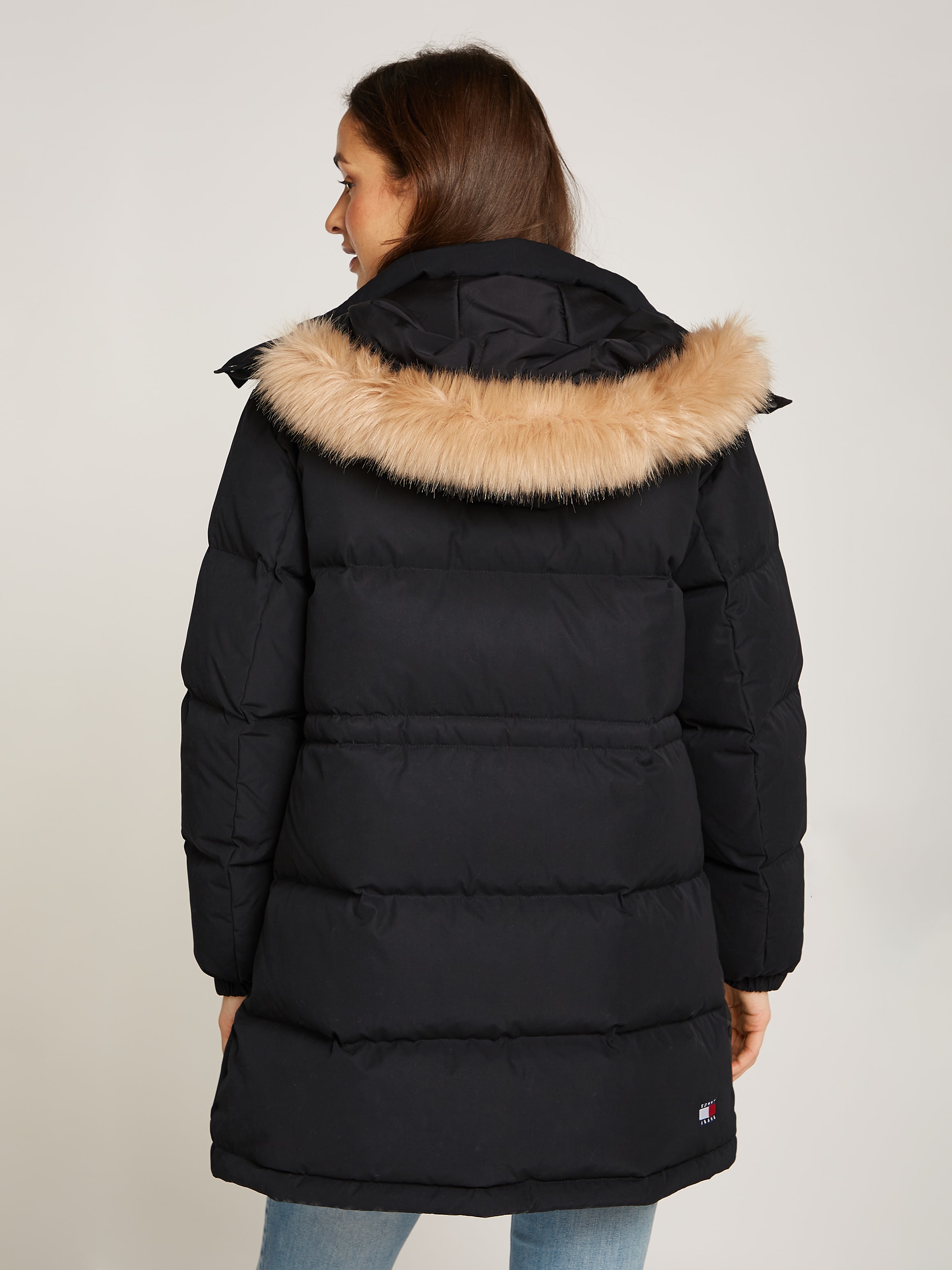 Tommy Jeans Steppjacke »TJW MIDI ALASKA FAUX FUR«, mit Kapuze, mit Fellimitat