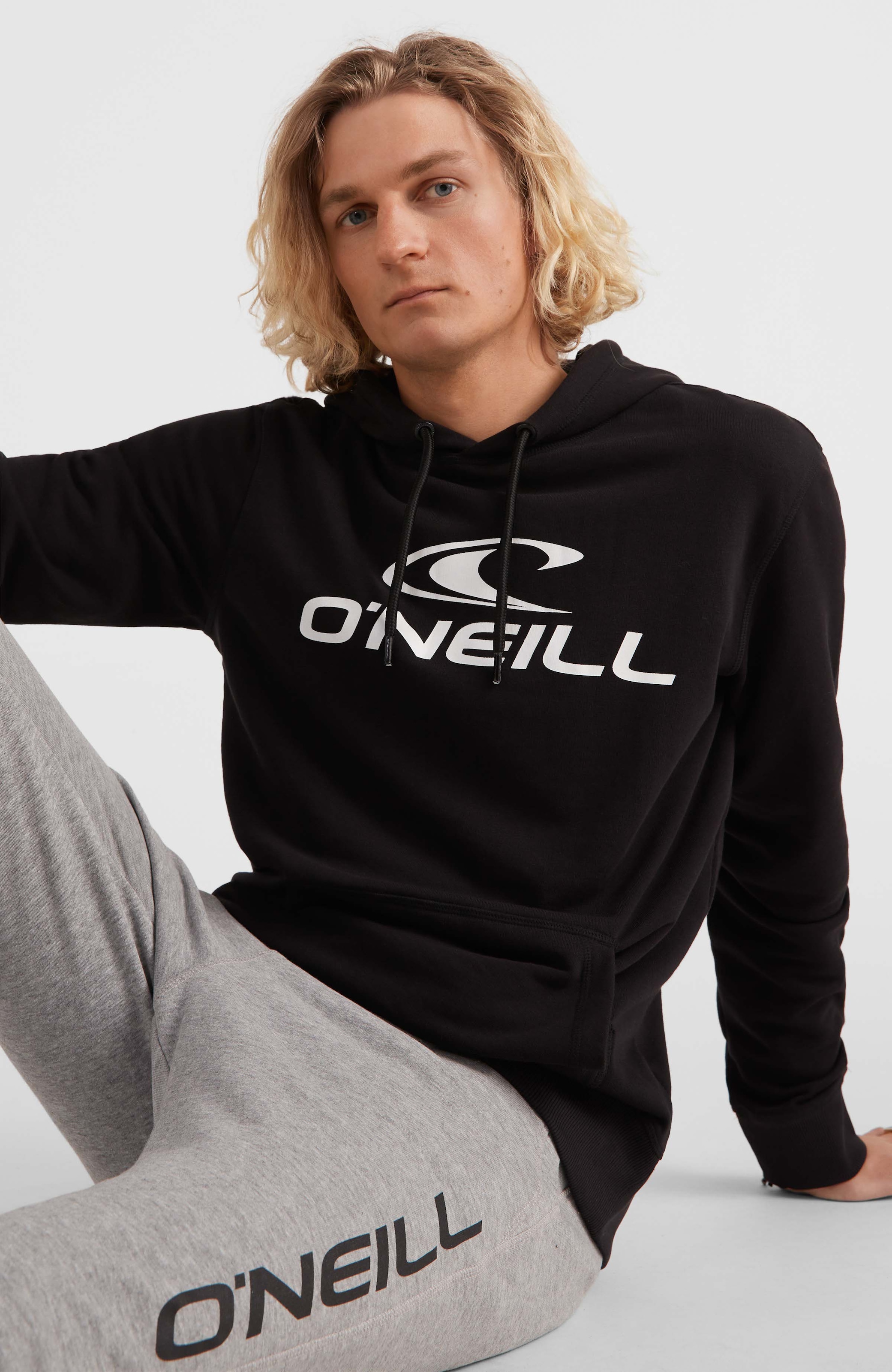 O'Neill Kapuzensweatshirt »O'NEILL LOGO HOODIE«, mit Kängurutasche