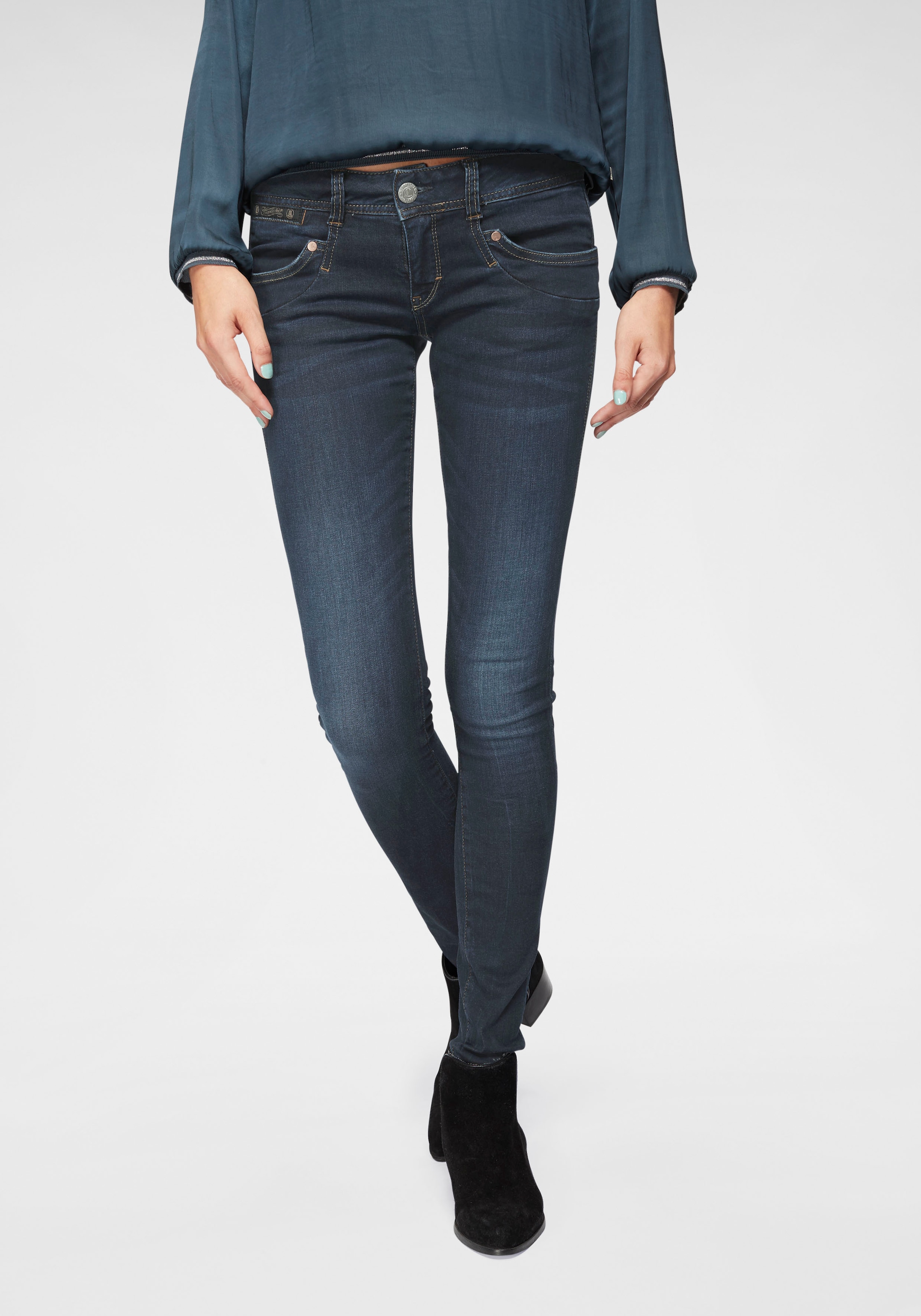 Herrlicher Slim-fit-Jeans »Piper Slim Denim« mit Zierknöpfen an den Gesässtaschen