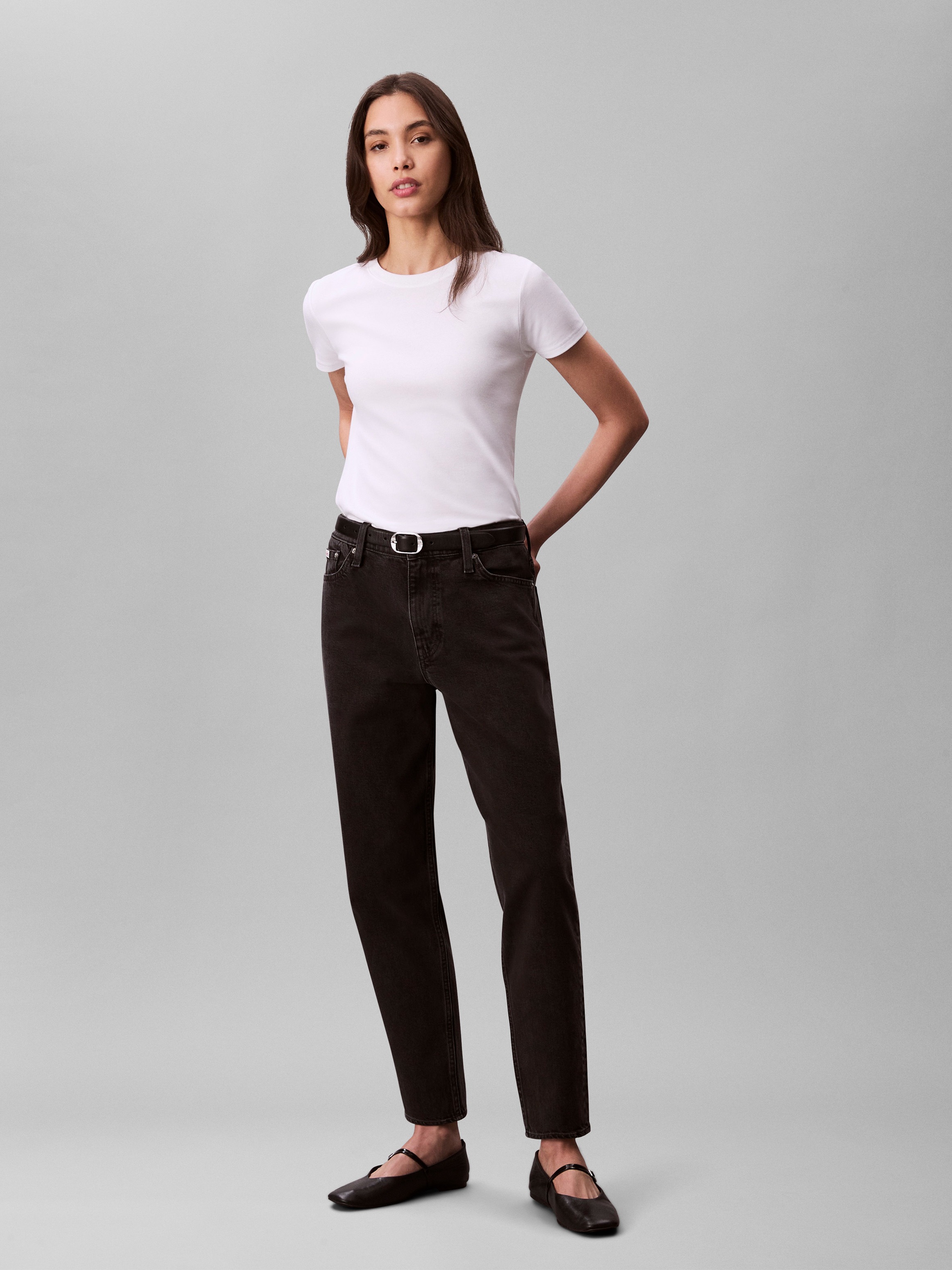 Calvin Klein Jeans Mom-Jeans »NEW MOM JEAN« mit Markenlabel am Bund
