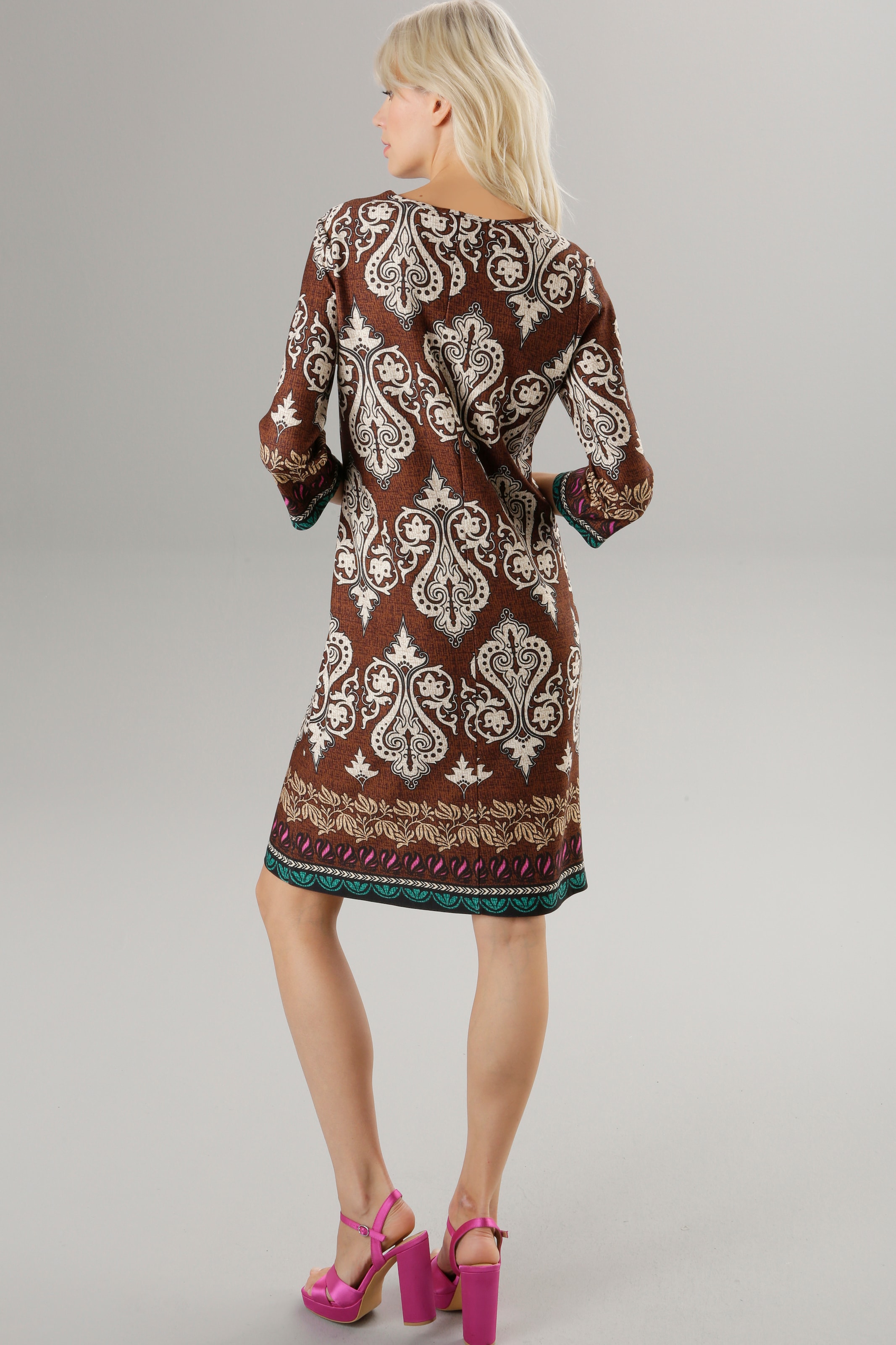 Aniston SELECTED Jerseykleid, mit Bordüren commander aufgedruckten ligne en