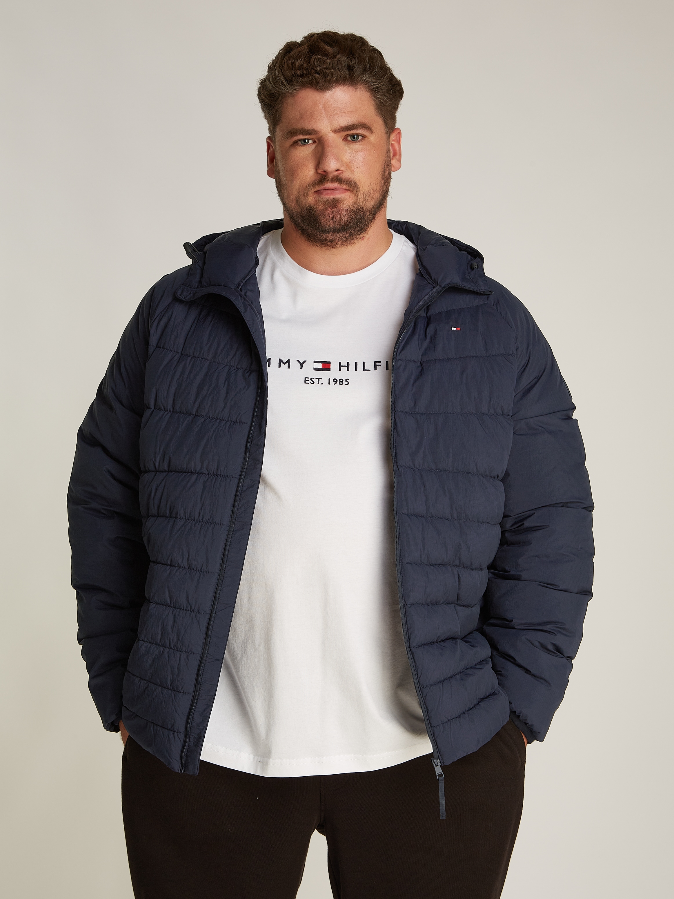 TOMMY HILFIGER Big & Tall Steppjacke »BT-MIX QUILT HOODED JACKET-B«, mit Kapuze, in Grossen Grössen, Logostickerei