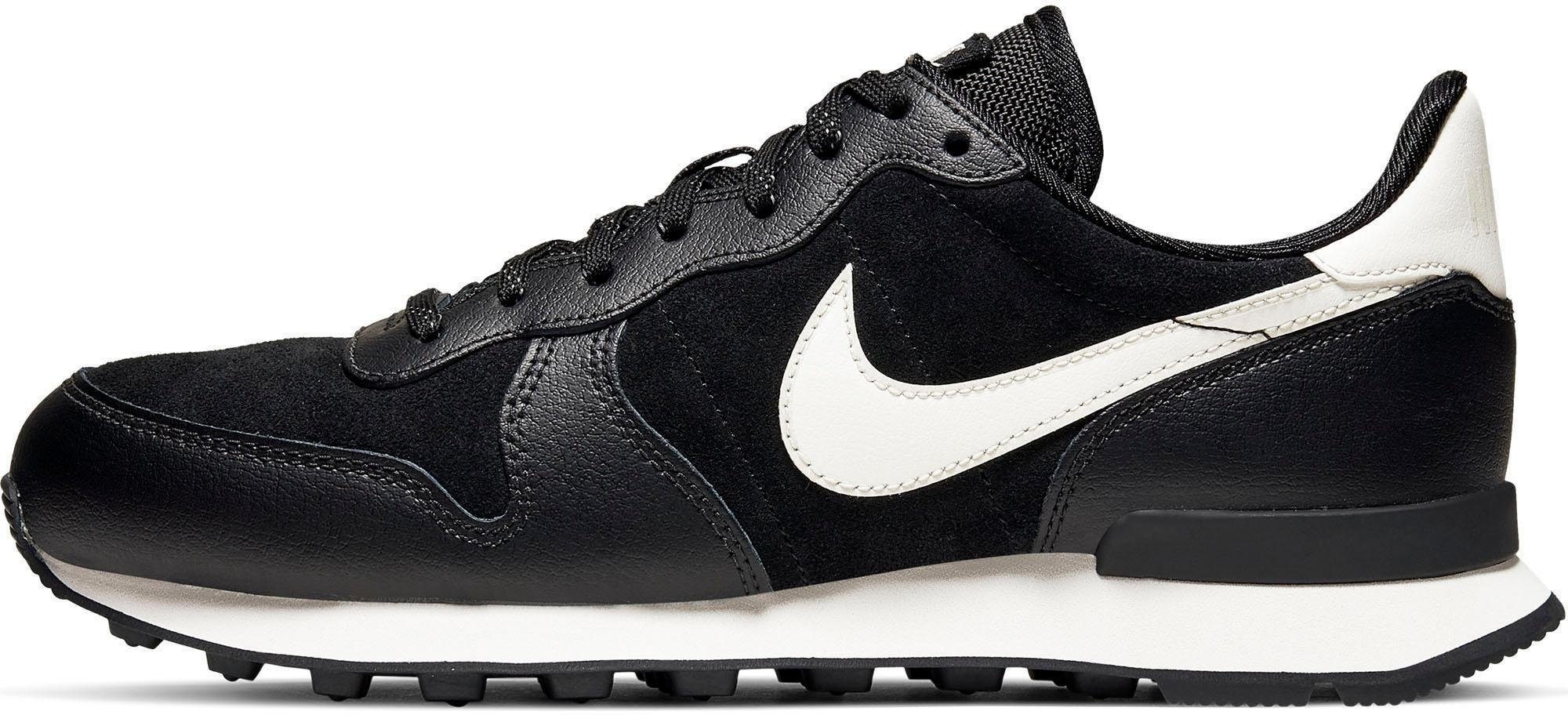 nike wmns internationalist se