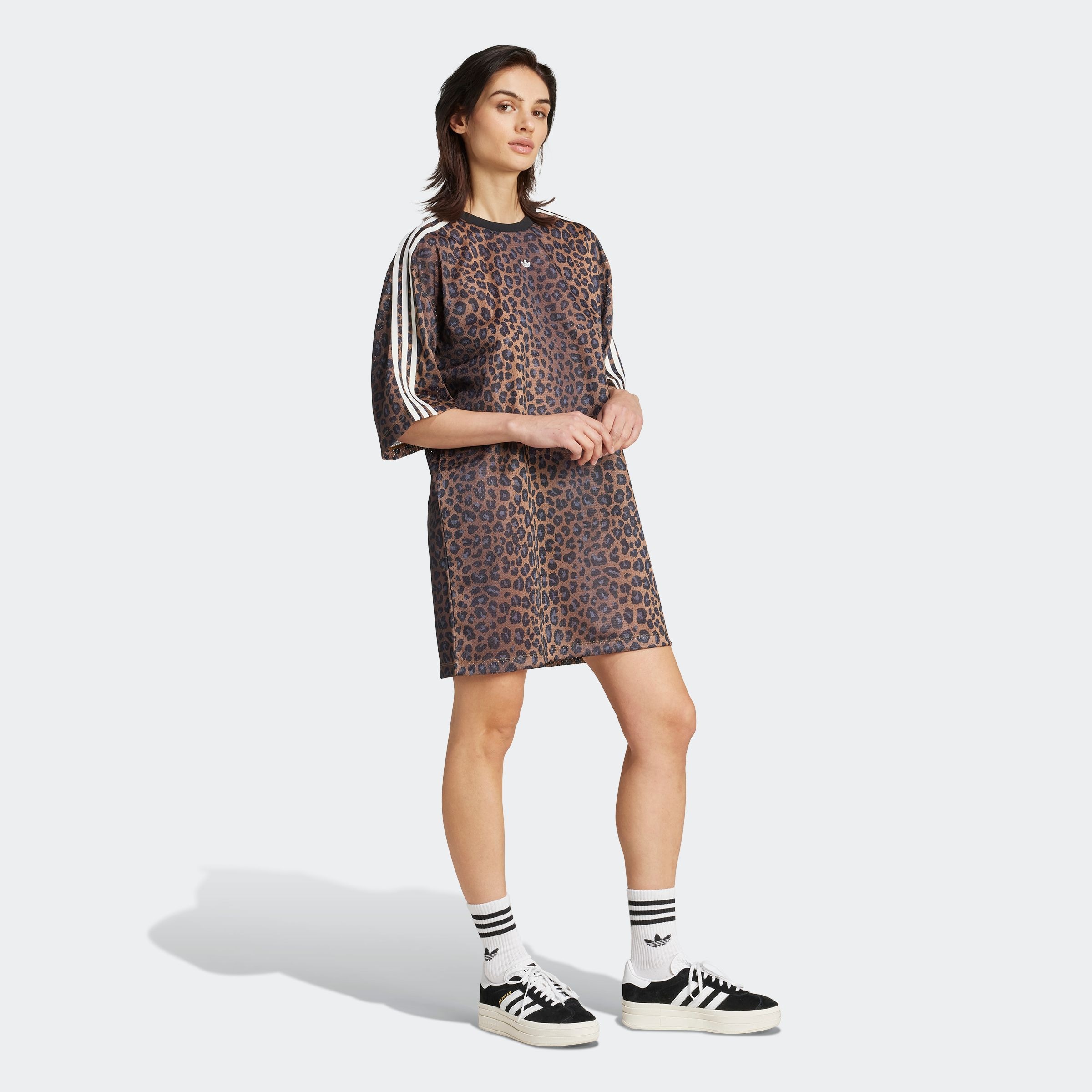 adidas Originals Shirtkleid »TEE DRESS«, (1 tlg.), Leoprint Shirtkleid, Dreiviertelarm, weite Passform