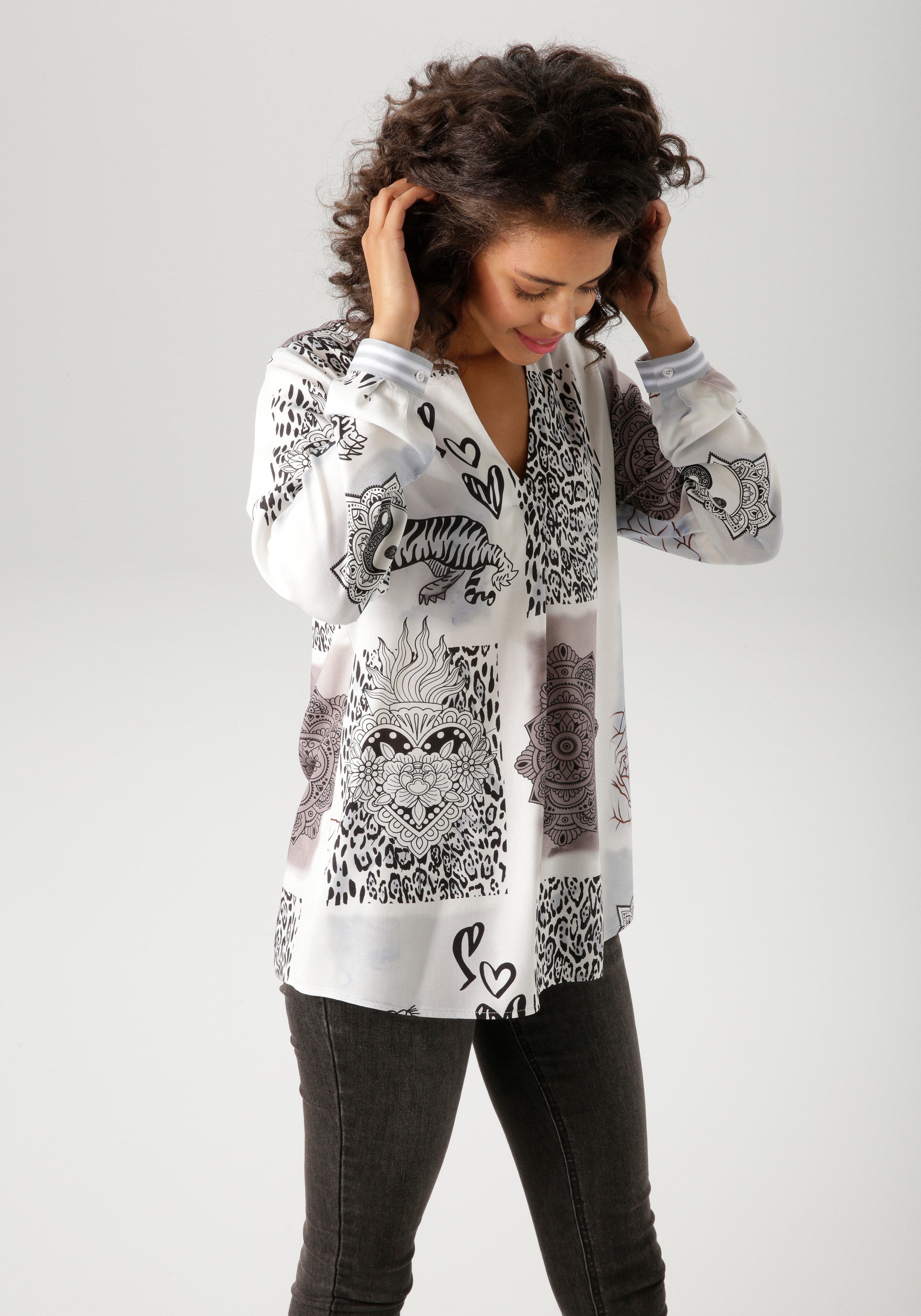 Aniston CASUAL Schlupfbluse im extravaganten Patch-Druck-Dessin
