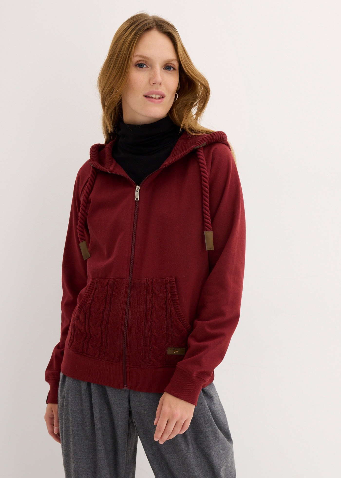 bonprix Kapuzensweatjacke »Sweatjacke mit Strickkapuze und Tasche« mit Strickkapuze