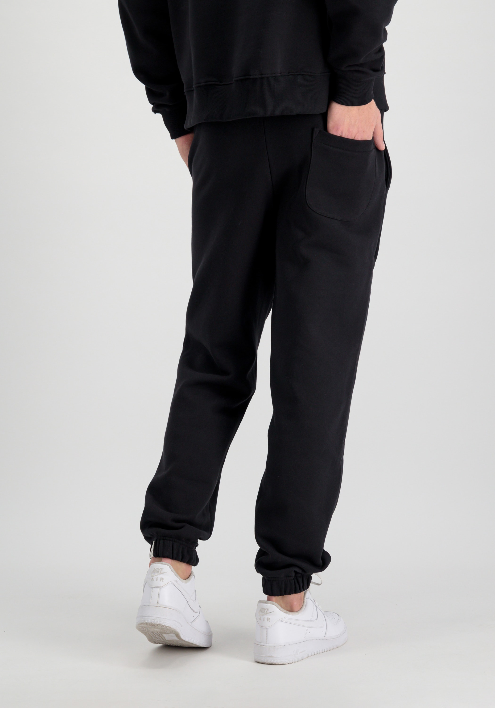 Alpha Industries Jogginghose »Alpha Industries Men - Jogger Organics EMB Regular Jogger«