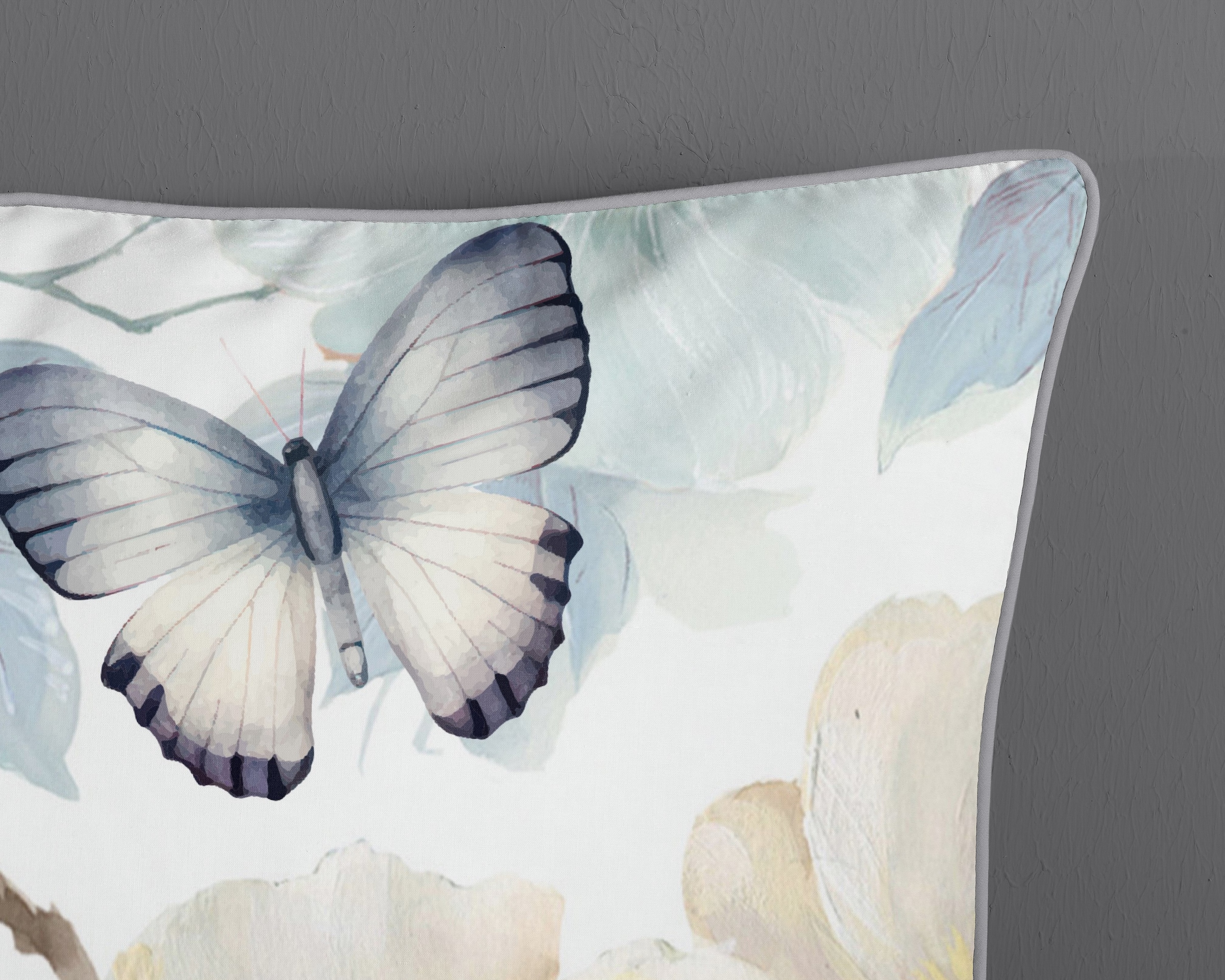 Descanso Wendebettwäsche »Adiwanya«, Satin, Reissverschluss, Paspel, Biese, Wendeoptik, Luxe, Blumen, weiss
