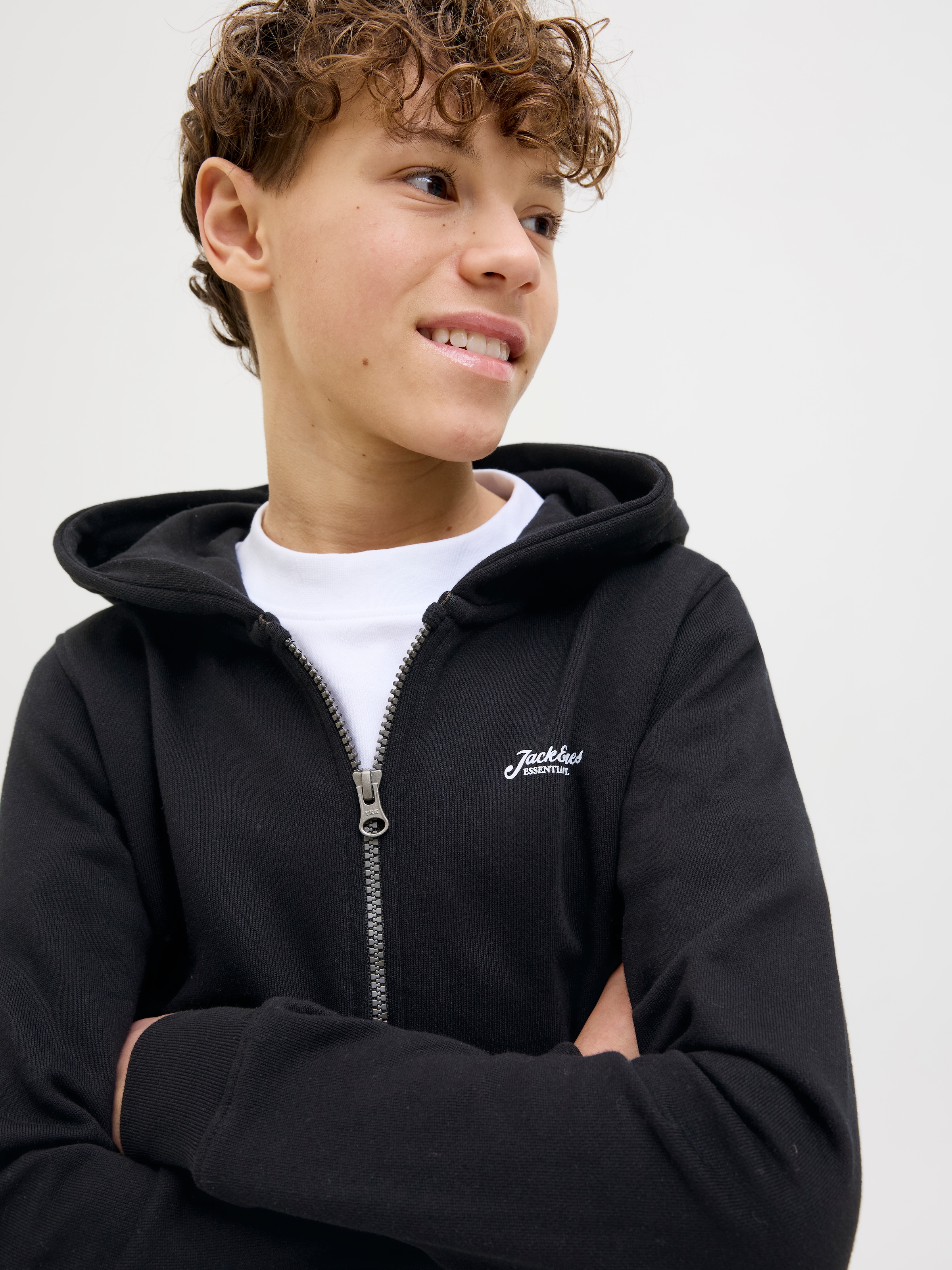 Jack & Jones Junior Kapuzensweatjacke »JJBEAU SWEAT ZIP HOOD JNR«, mit kleinem Brust-Logo-Motiv