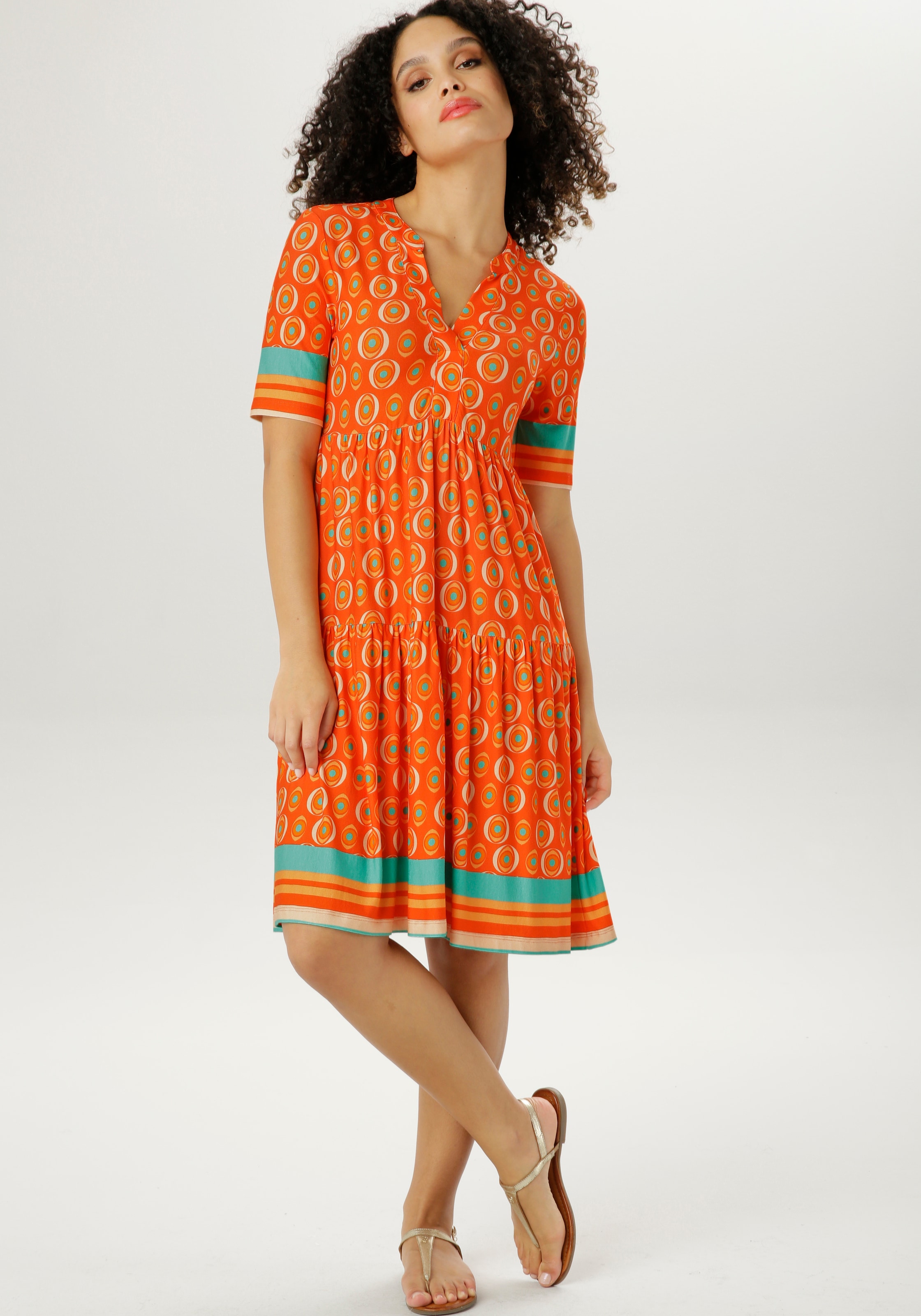 Aniston SELECTED Sommerkleid, mit verlängertem Halbarm