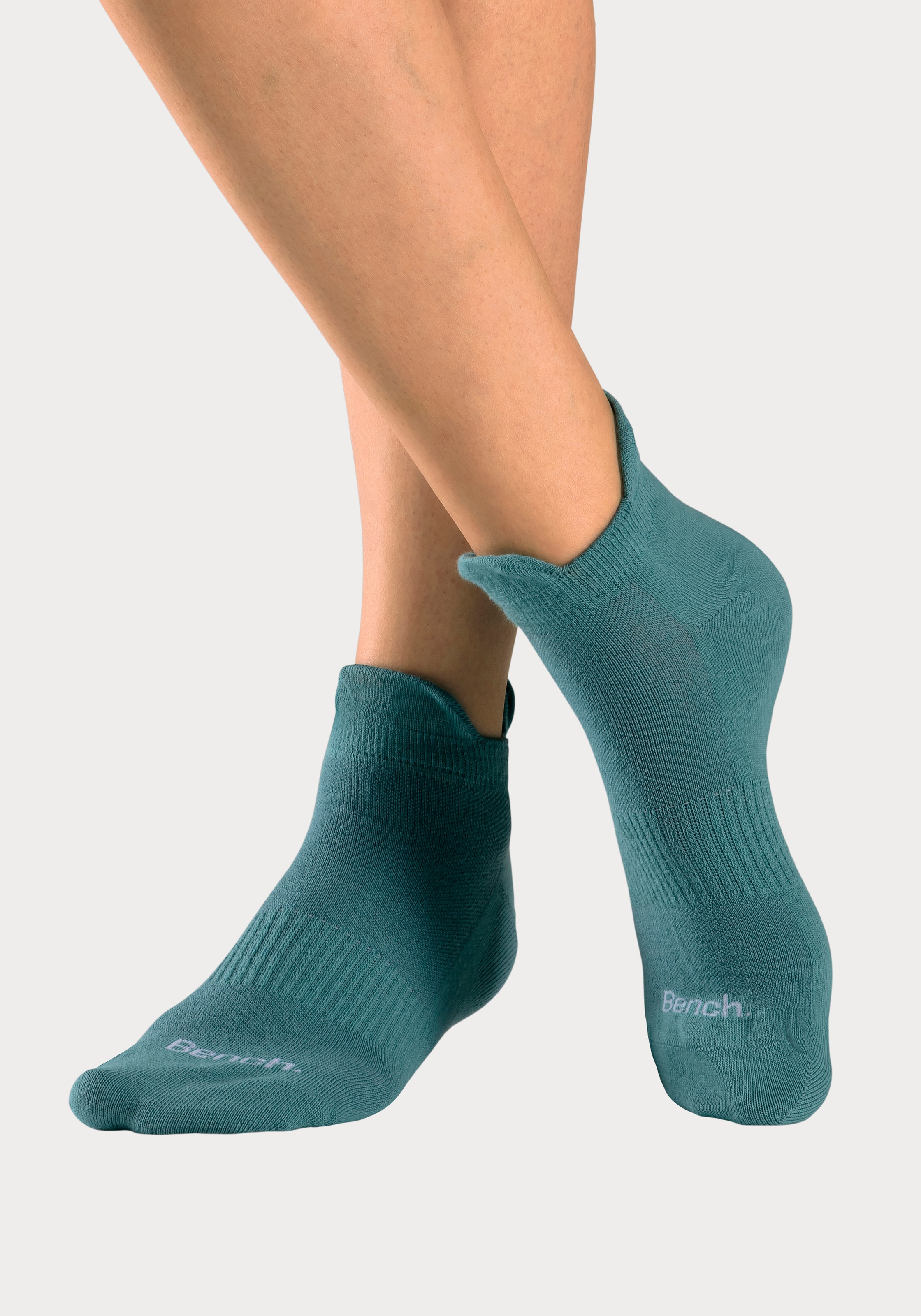 Bench. Sneakersocken, (Packung, 6 Paar), mit feiner Mesh Konstruktion und Mittelfussgummi