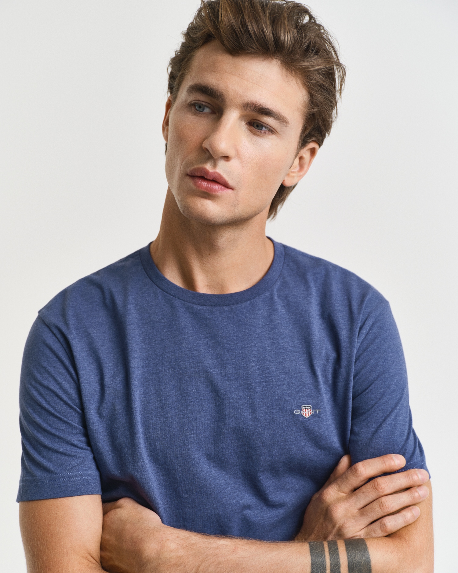 Gant T-Shirt »REG SHIELD SS T-SHIRT«, mit Logostickerei auf der Brust
