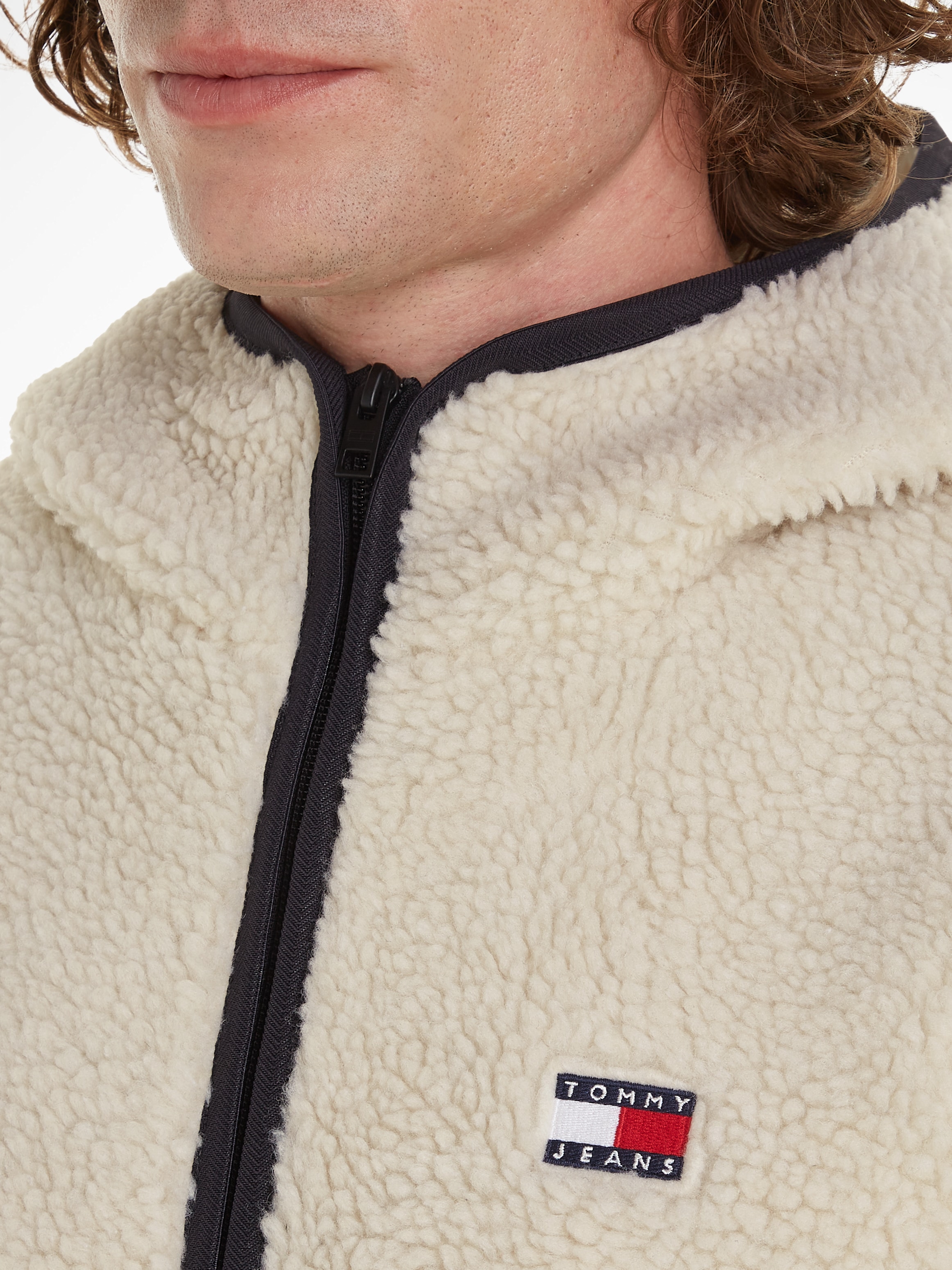 Tommy Jeans Plus Sweatjacke »TJM REG BADGE TEDDY ZIP TRU EXT«, Grosse Grössen