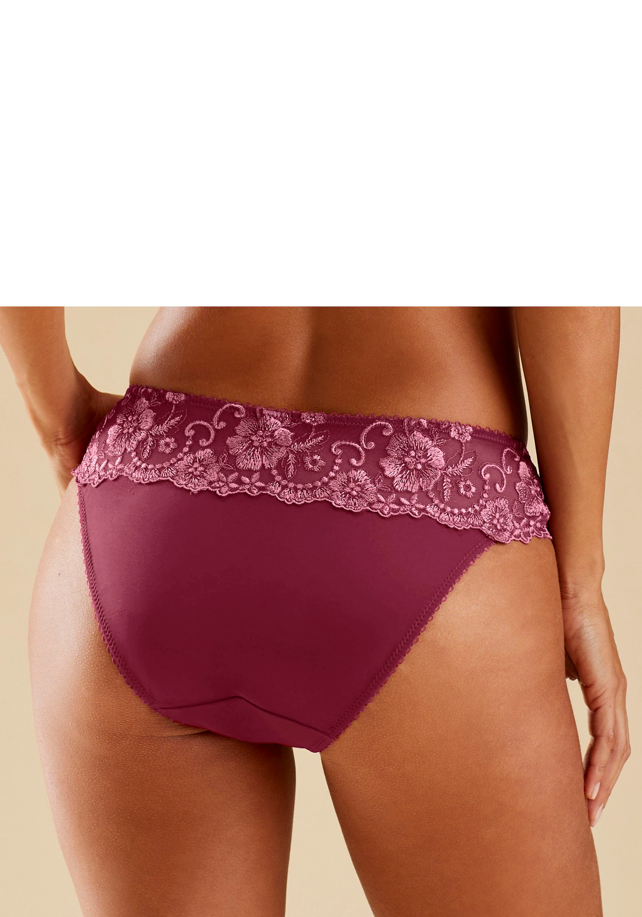 LASCANA Bikinislip »Wanda«, mit Stickerei Spitze in floraler Optik