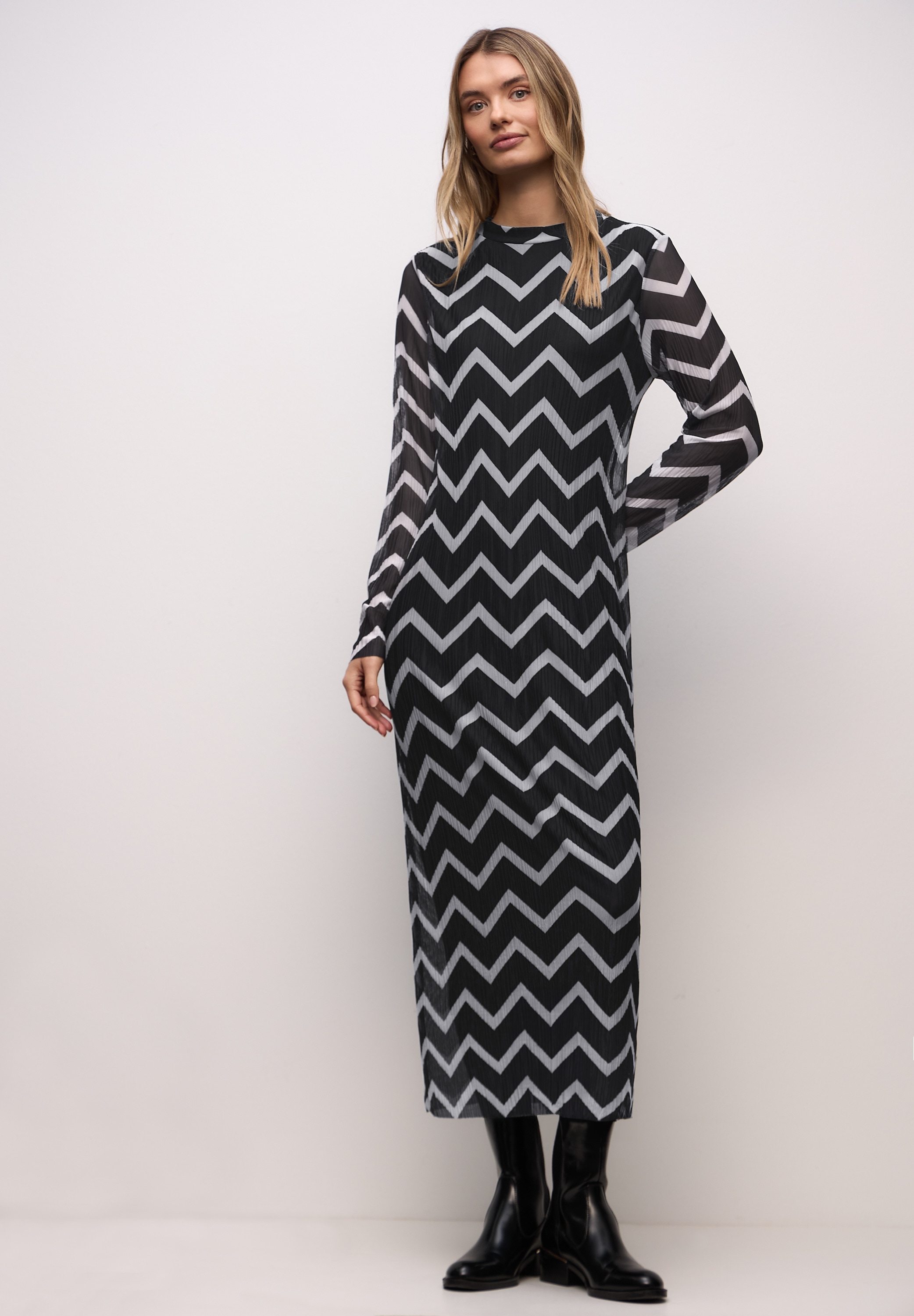 STREET ONE Midikleid Ohne Taschen mit grafischem Muster