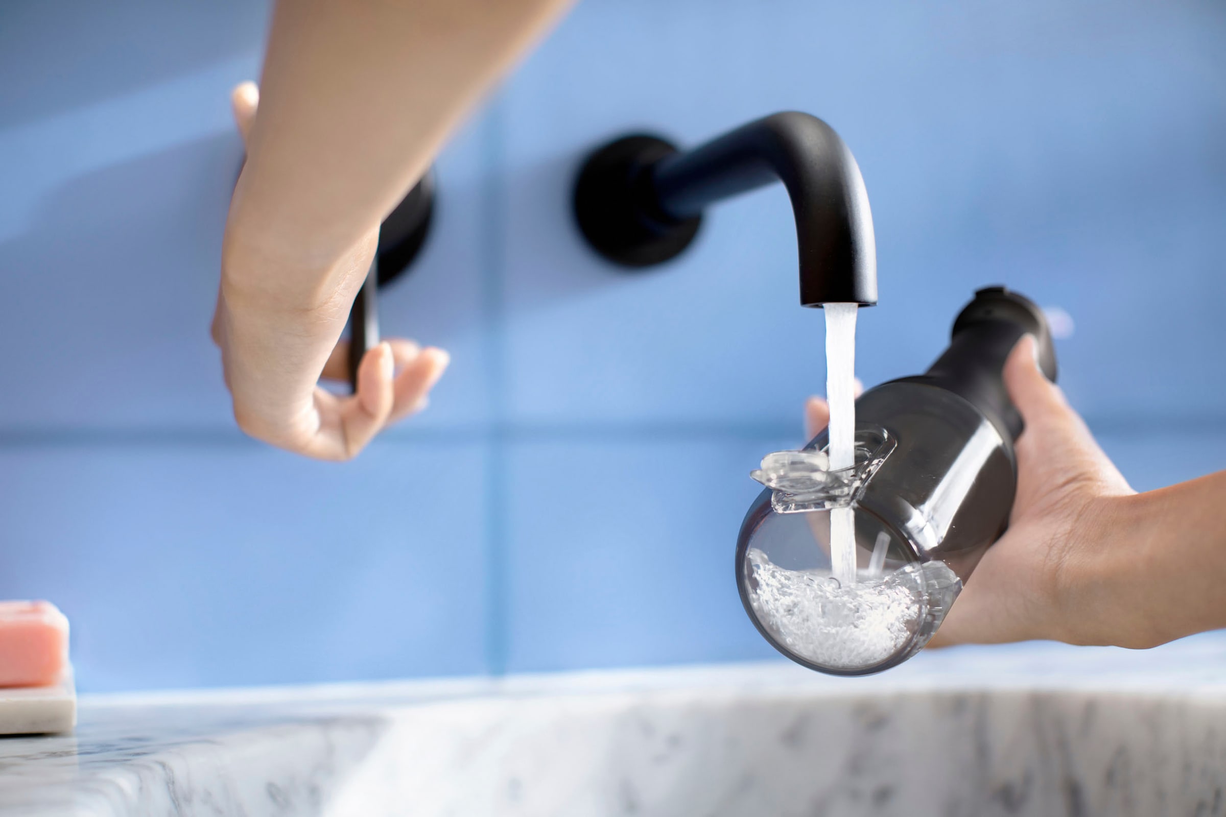 Philips Sonicare Munddusche »kabelloser Power Flosser 3000 HX3826«, 2 St. Aufsätze, Quad Stream-Technologie, 2 Modi für die Reinigung, 3 Intensitätsstufen