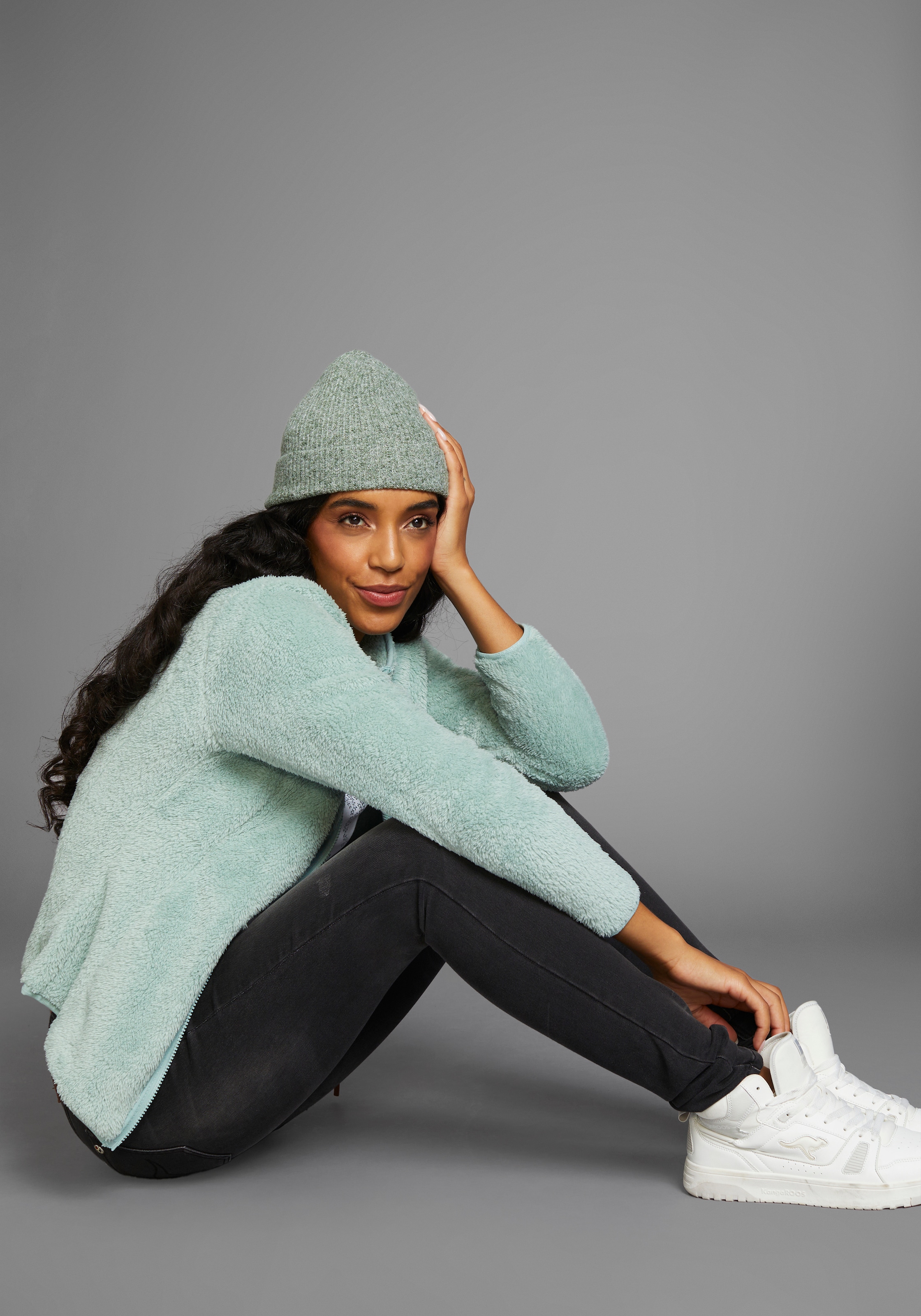 KangaROOS Sweatjacke, aus flauschigem Teddy-Fleece