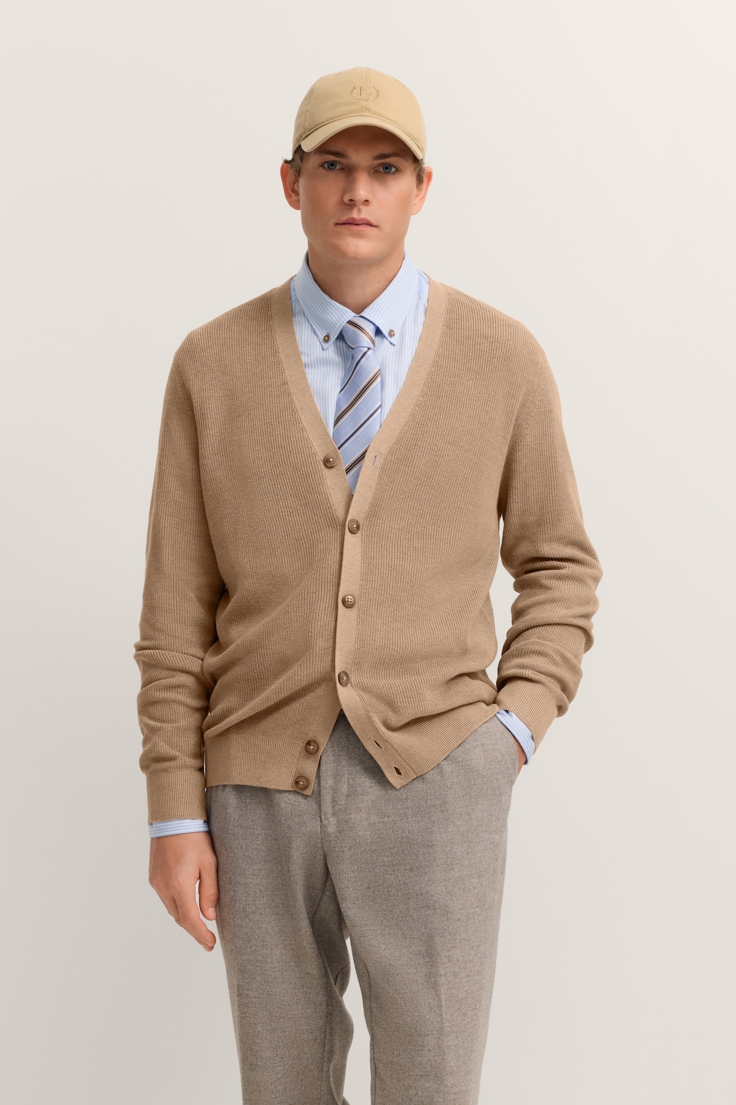 bugatti Cardigan »Regular Fit« mit V-Ausschnitt und Ripp-Struktur