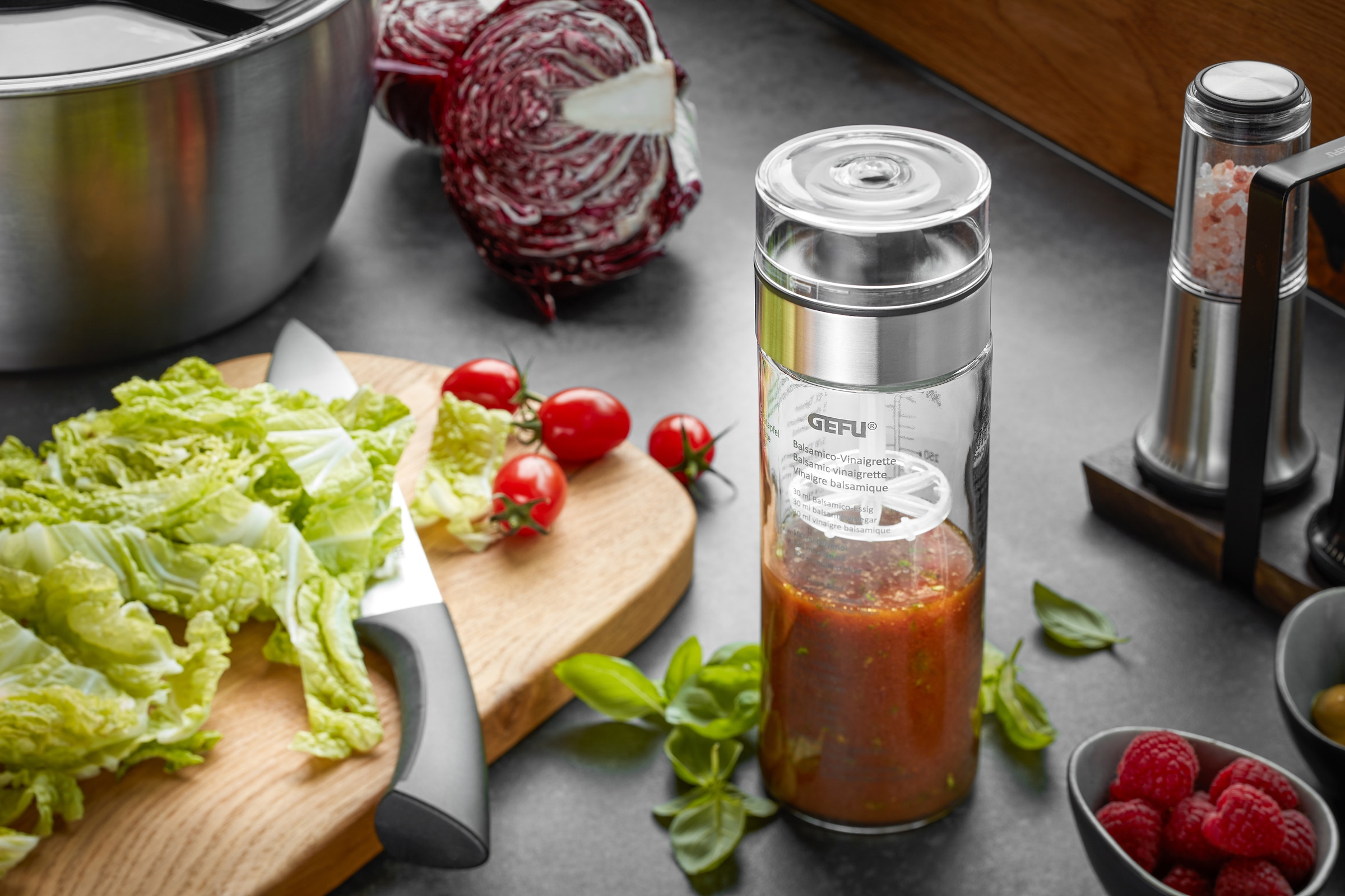 GEFU Dressing Shaker »MIX«, Doppelskala (ml/oz), auslaufsicher, 350 ml