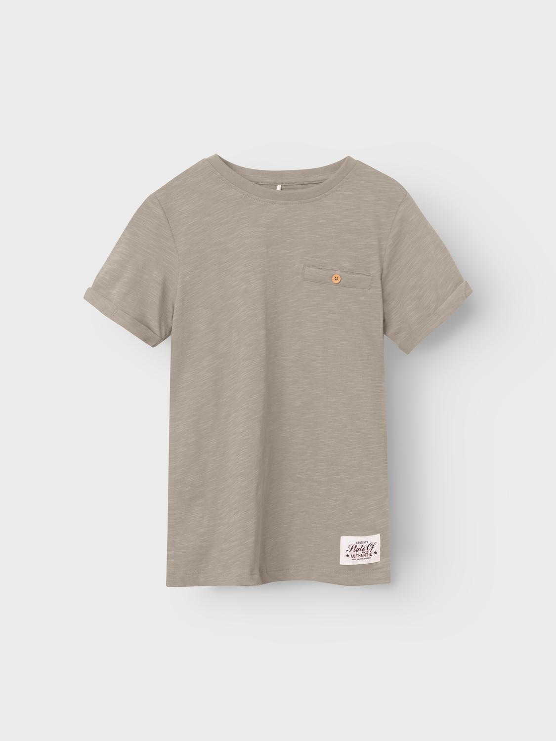 Name It Kurzarmshirt »NKMVINCENT SS TOP F NOOS« Baumwolle, Brusttasche