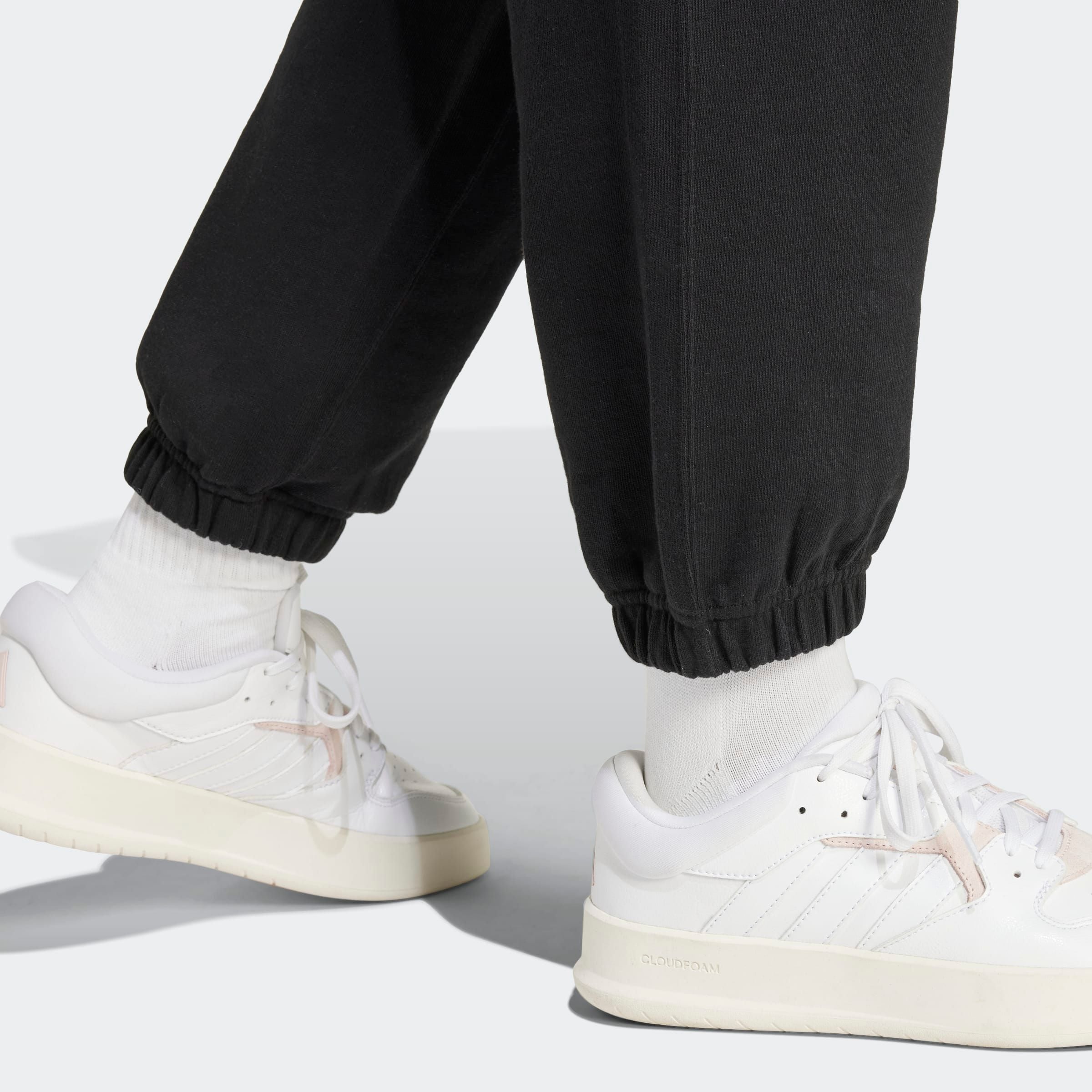 adidas Sportswear Sporthose »W ALL SZN FT PT«, (1 tlg.), Locker geschnitten, mittelhoher Bund