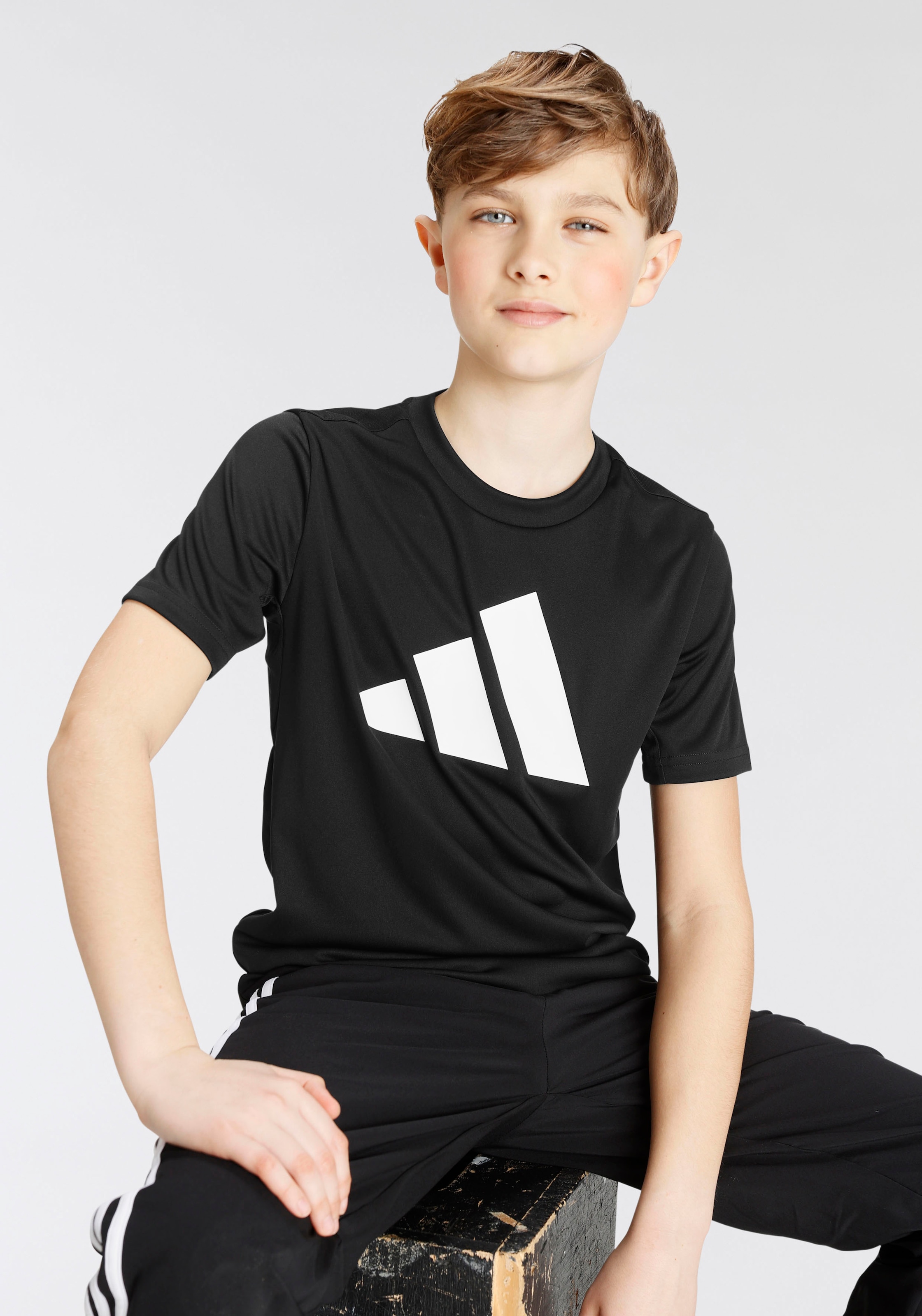 ✵ adidas Sportswear T-Shirt »U TR-ES LOGO T« online ordern | Jelmoli-Versand