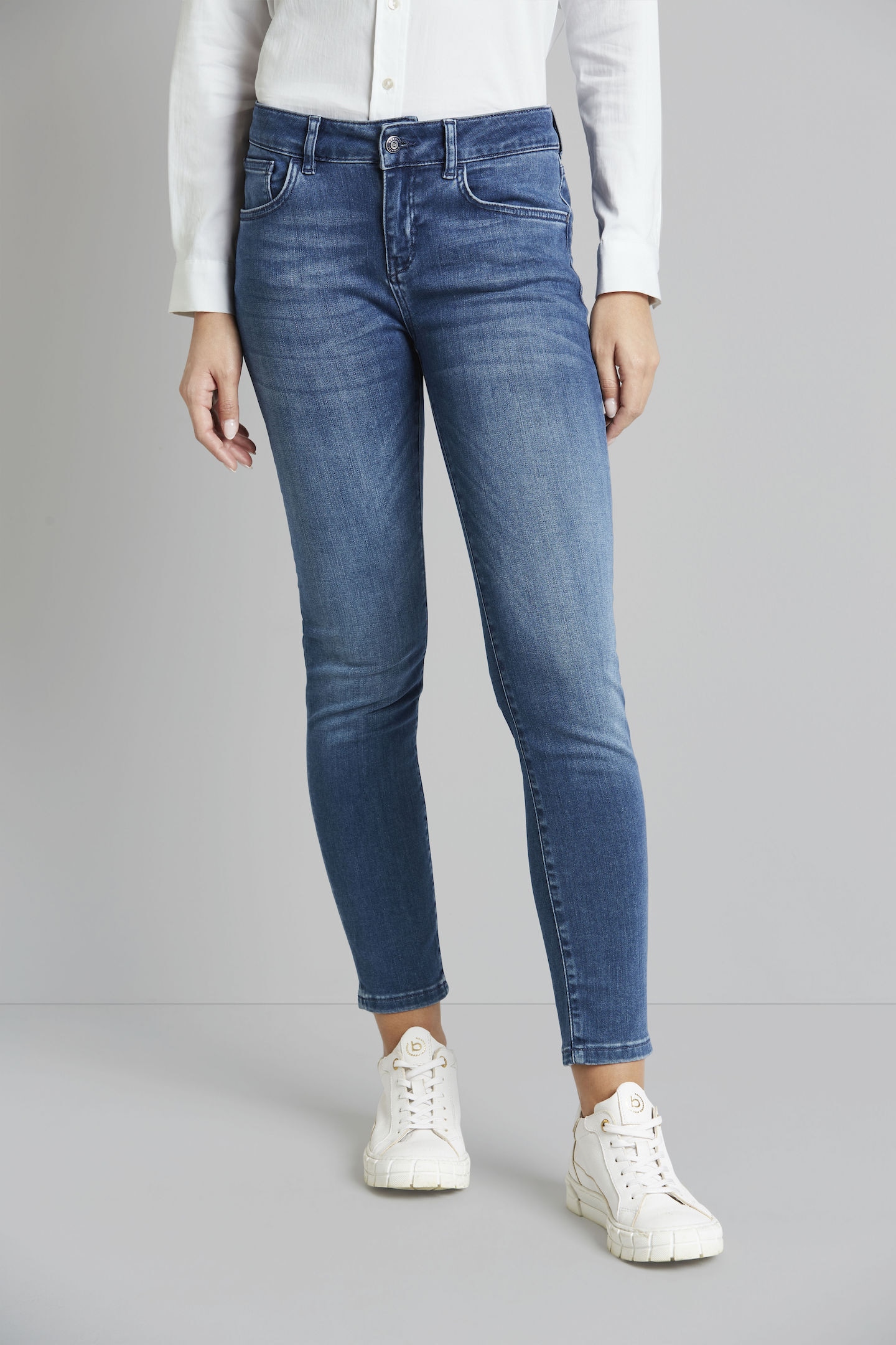 bugatti 5-Pocket-Jeans »Basic Essential« mit Flexcity-Stretch