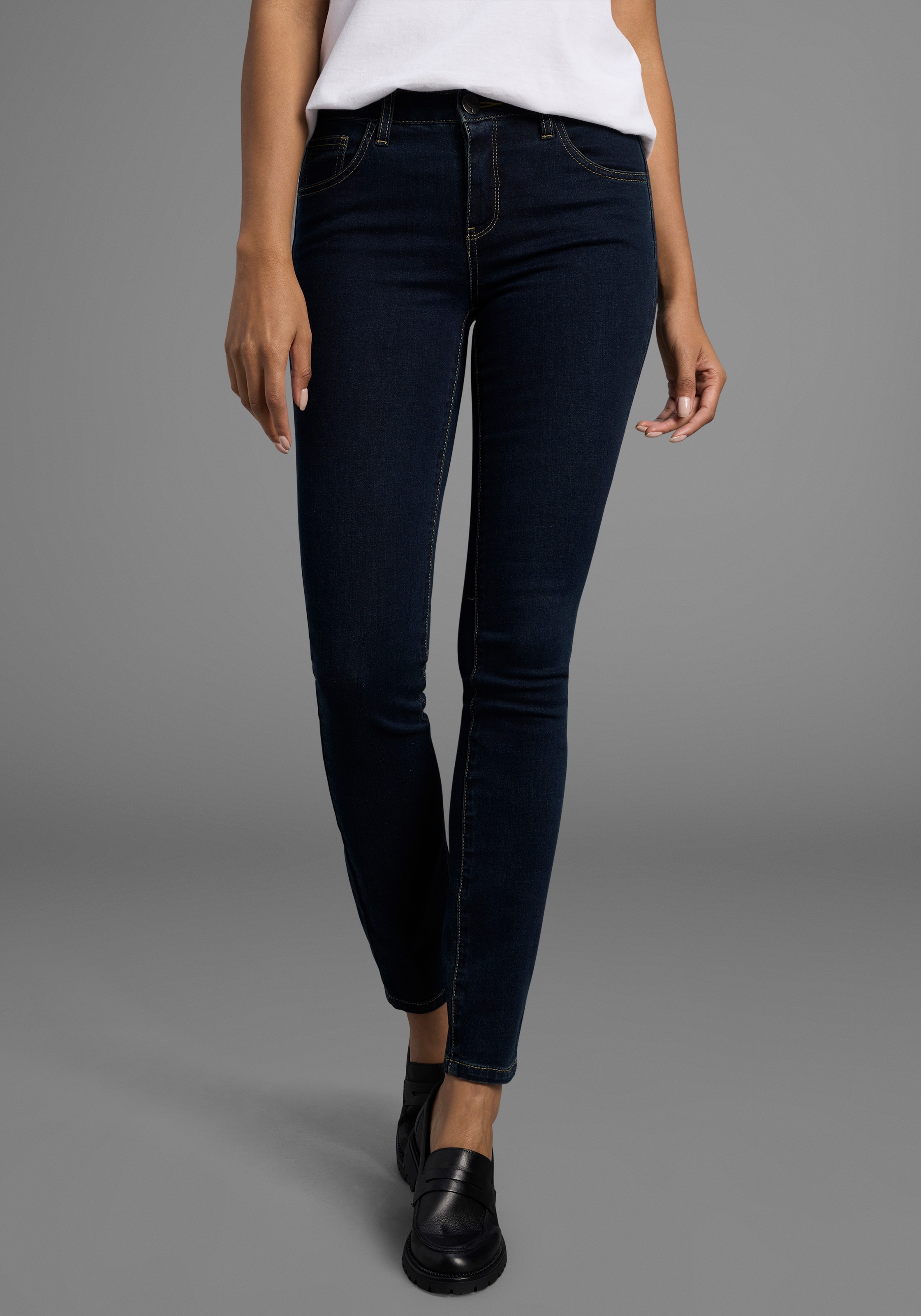 Arizona Skinny-fit-Jeans »Ultra-Stretch« extra-enger Beinverlauf, normale Leibhöhe, mit Eingrifftaschen