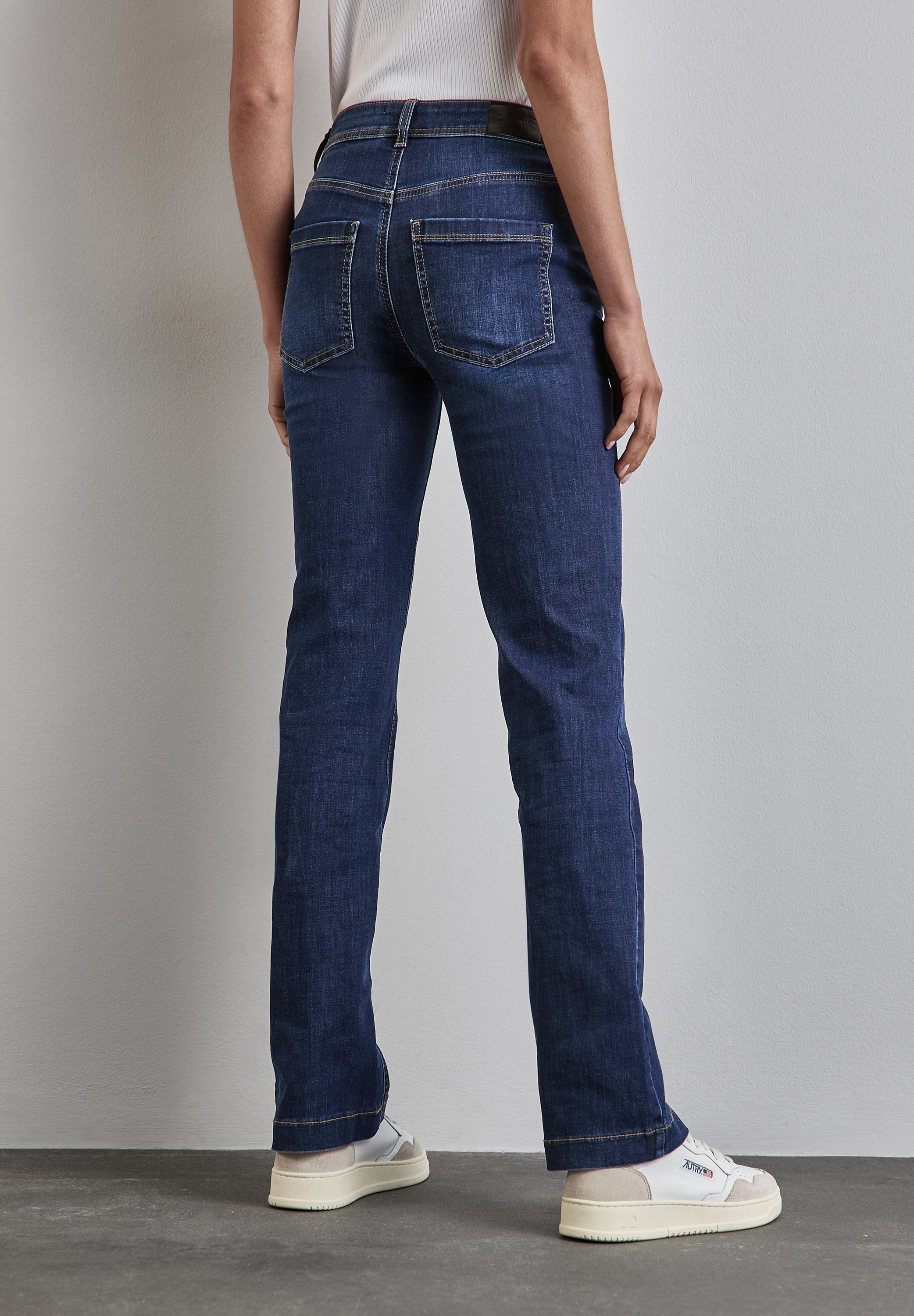 STREET ONE Bootcut-Jeans, mit Doppelknopf