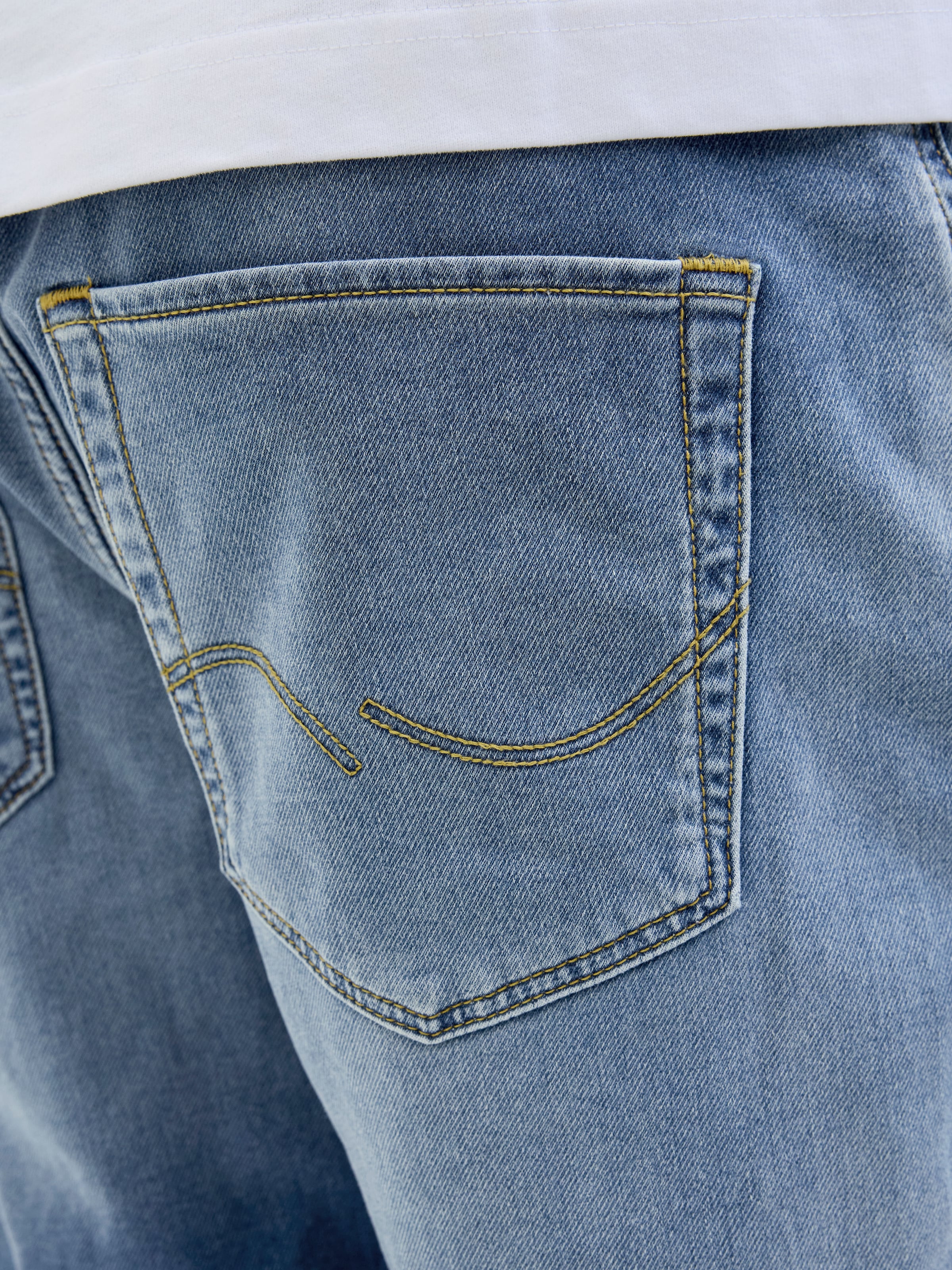 Jack & Jones Shorts »JJIRICK mit Aufschlag und Knopfverschluss für den Sommer«, unifarben, regular fit, Web, Five-Pocket-Stil, elastisch