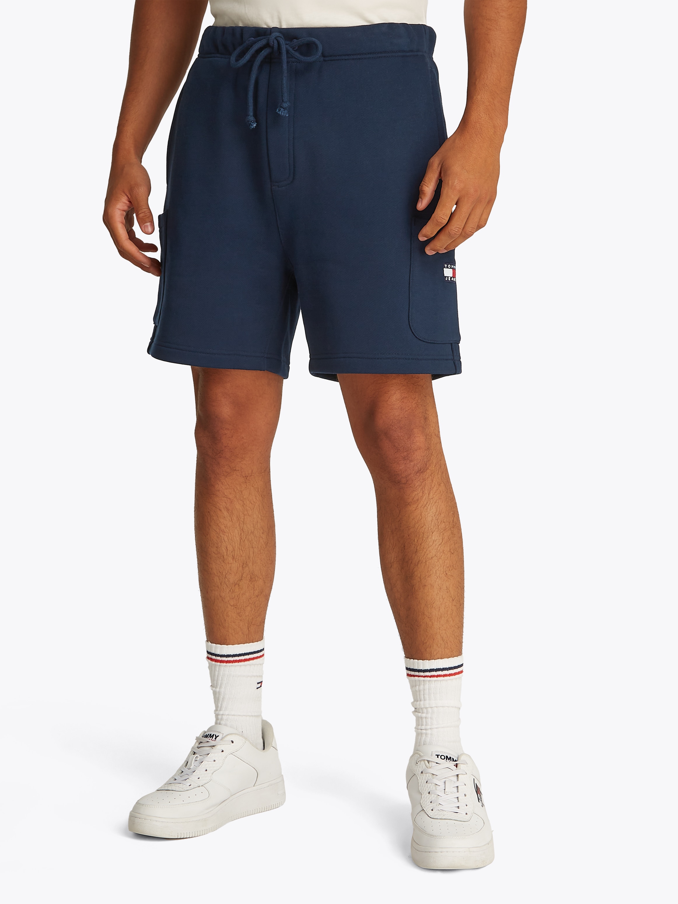 Tommy Jeans Cargoshorts »TJM BADGE CARGO SHORT«, mit Seitentasche