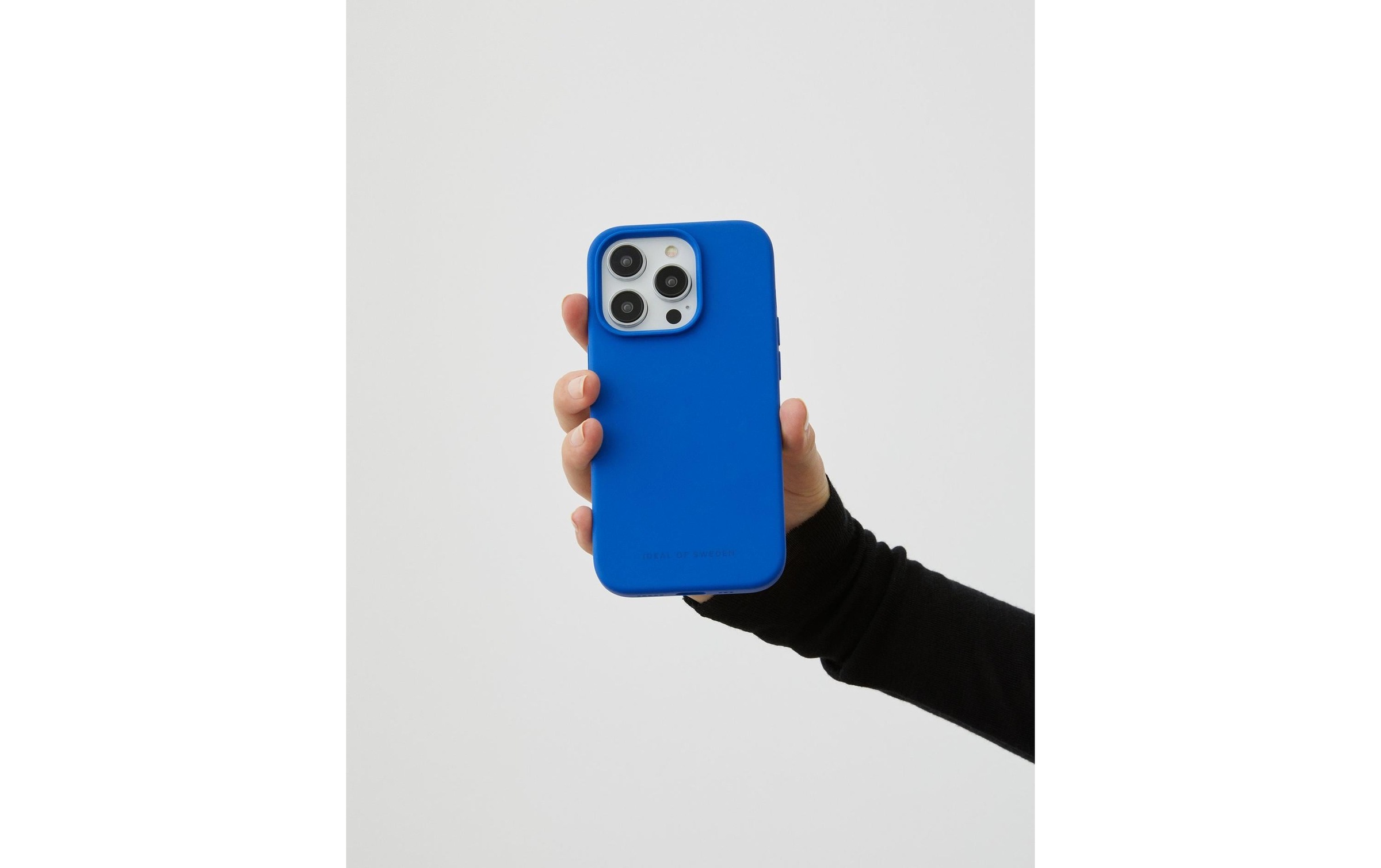 iDeal of Sweden Smartphone-Hülle »Silicone iPhone 15 Cobalt Blue«