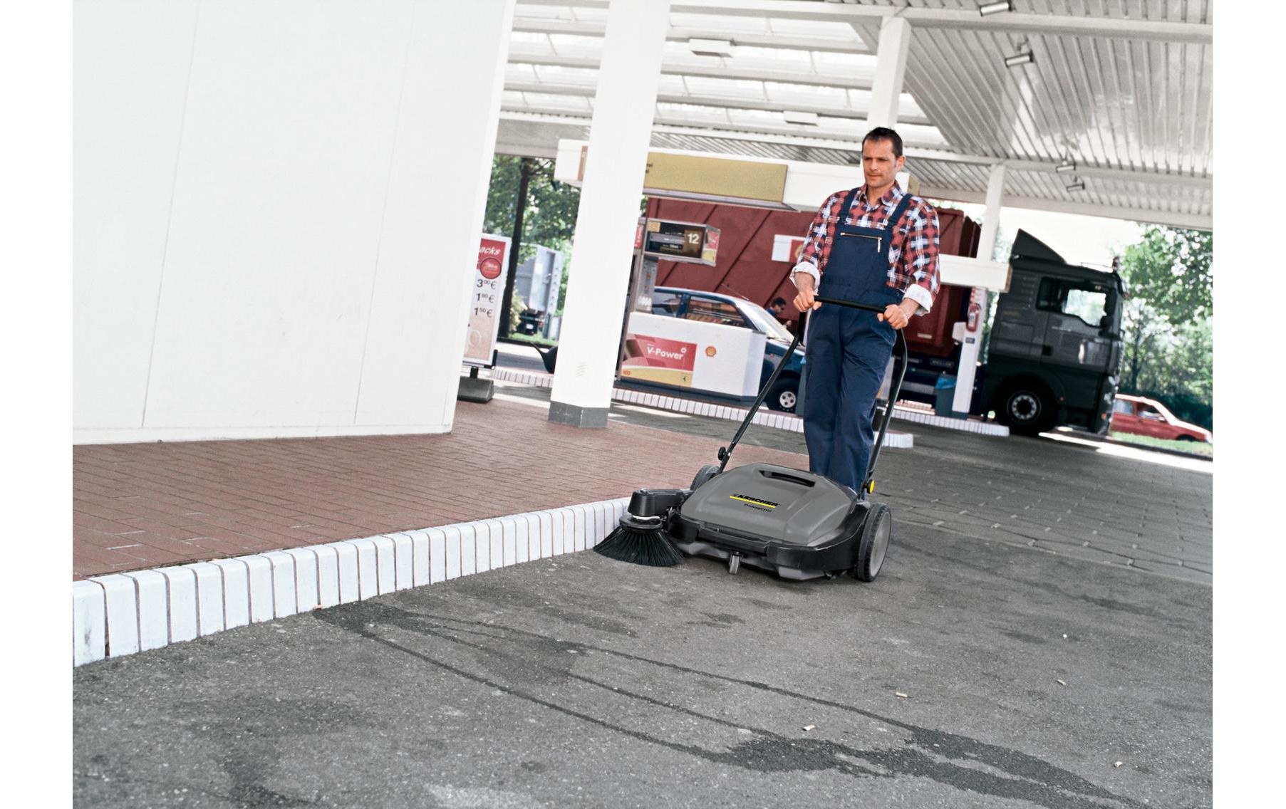 KÄRCHER Handkehrmaschine »KM 70/15 C Grau Schwarz«