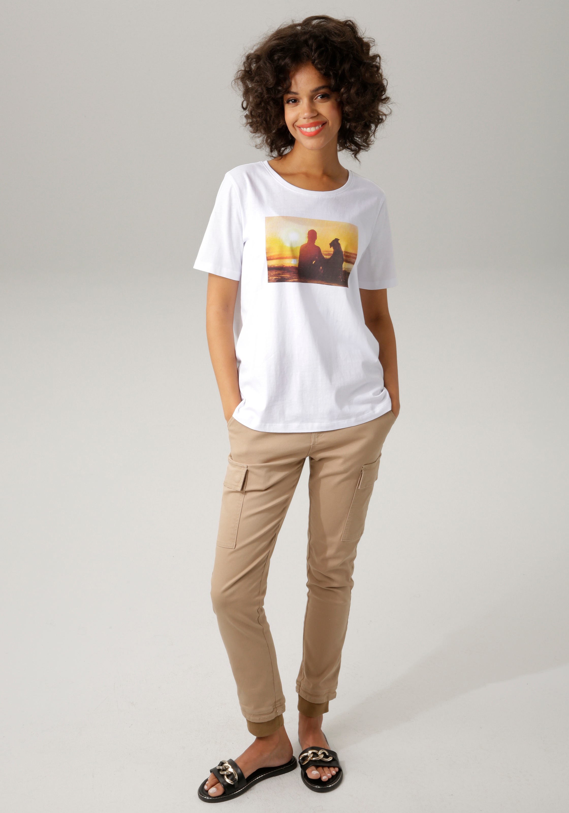 Aniston CASUAL Print-Shirt, Frontdruck mit romantischem Sonnenuntergang