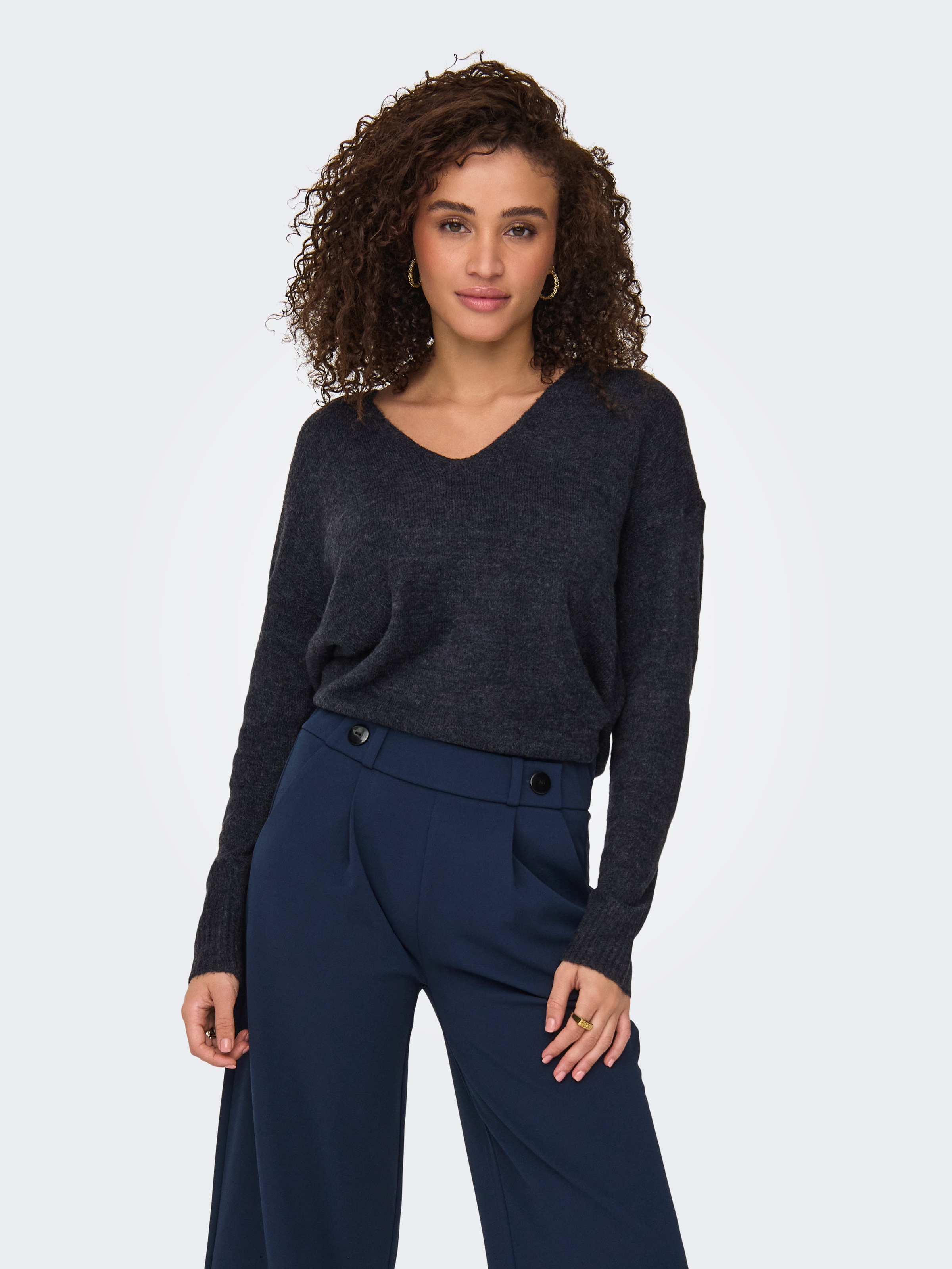 JDY V-Ausschnitt-Pullover »JDYELANORA L/S V-NECK PULLO. KNT NOOS« mit leicht überschnittenen Schultern