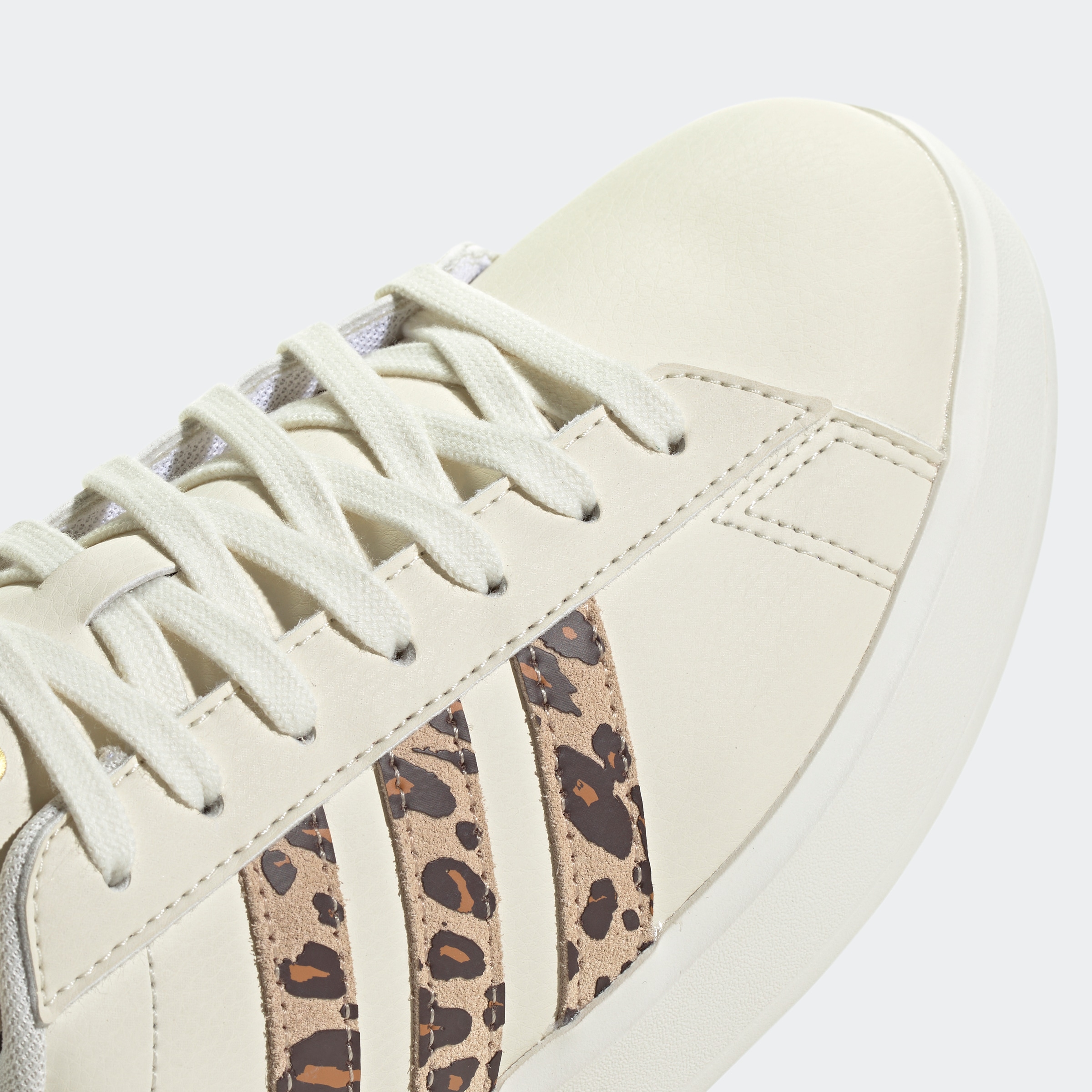 adidas Sportswear Sneaker »GRAND COURT 2.0«, Design auf den Spuren des adidas Superstar