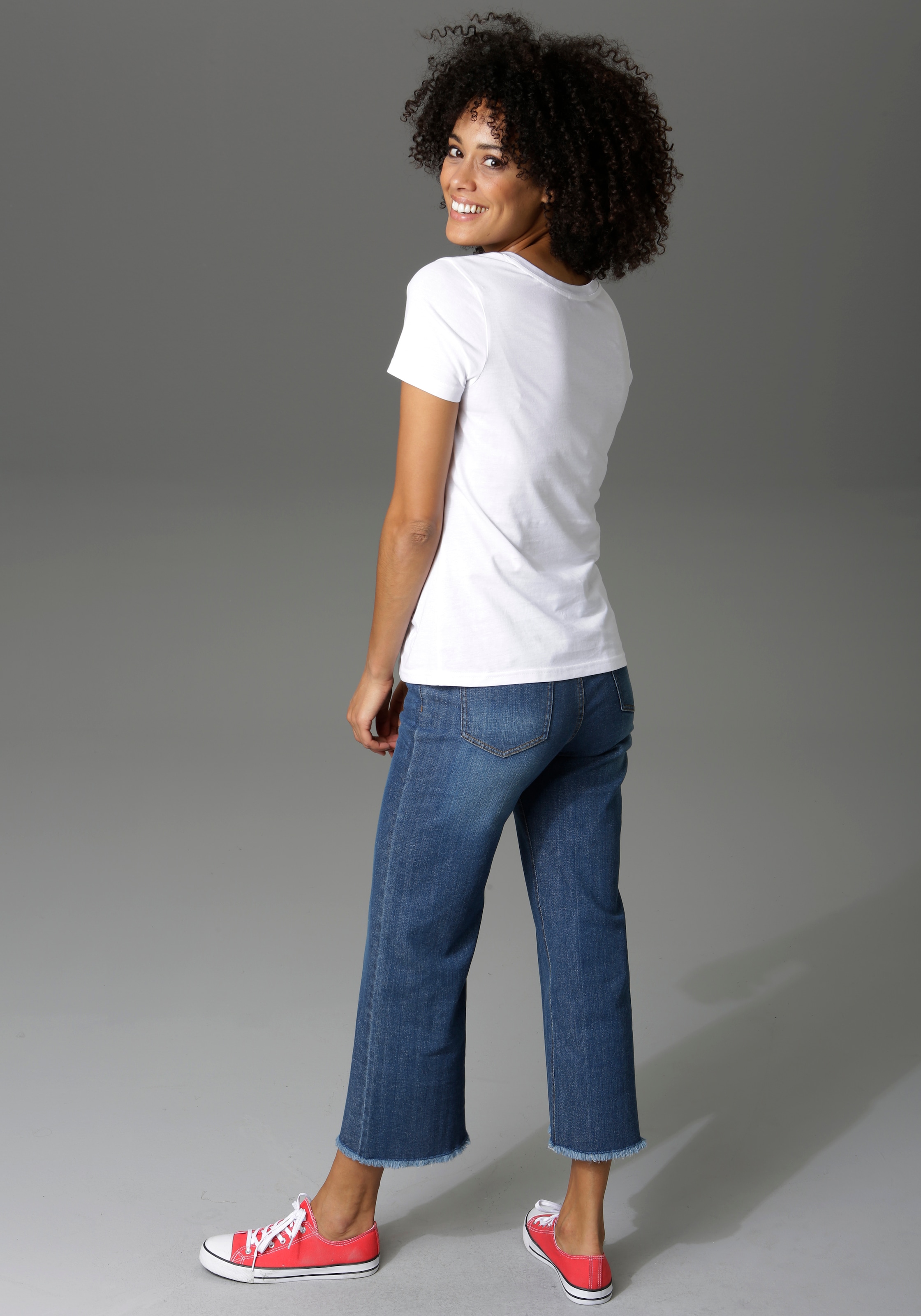 Aniston CASUAL 7/8-Jeans, mit leicht ausgefranstem Beinabschluss