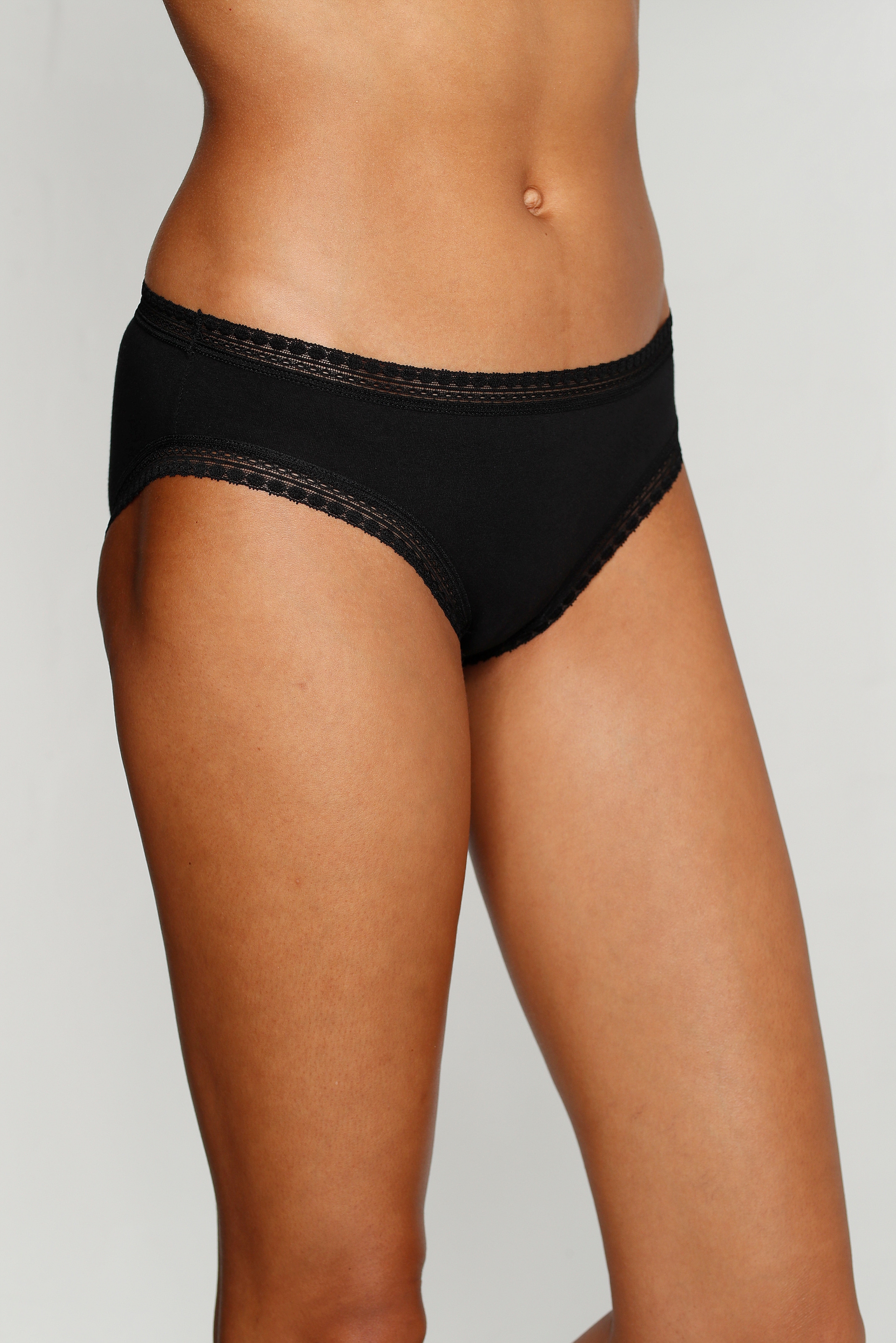 St.), 3 mit bei Schweiz elastischer Spitze Bikinislip, aus Baumwolle weicher online Jelmoli-Versand (Packung, LASCANA kaufen
