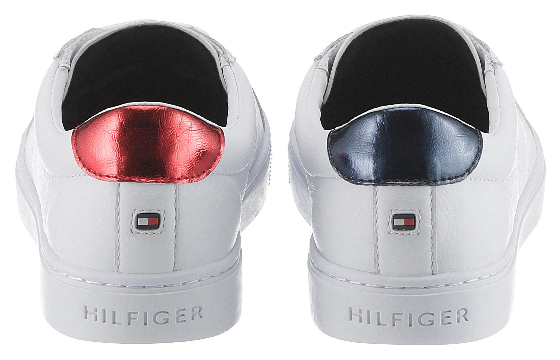 Tommy Hilfiger Sneaker »ESSENTIAL SNEAKER«, Tommy Hilfiger Schriftzug aussen, Freizeitschuh, Halbschuh, Schnürschuh